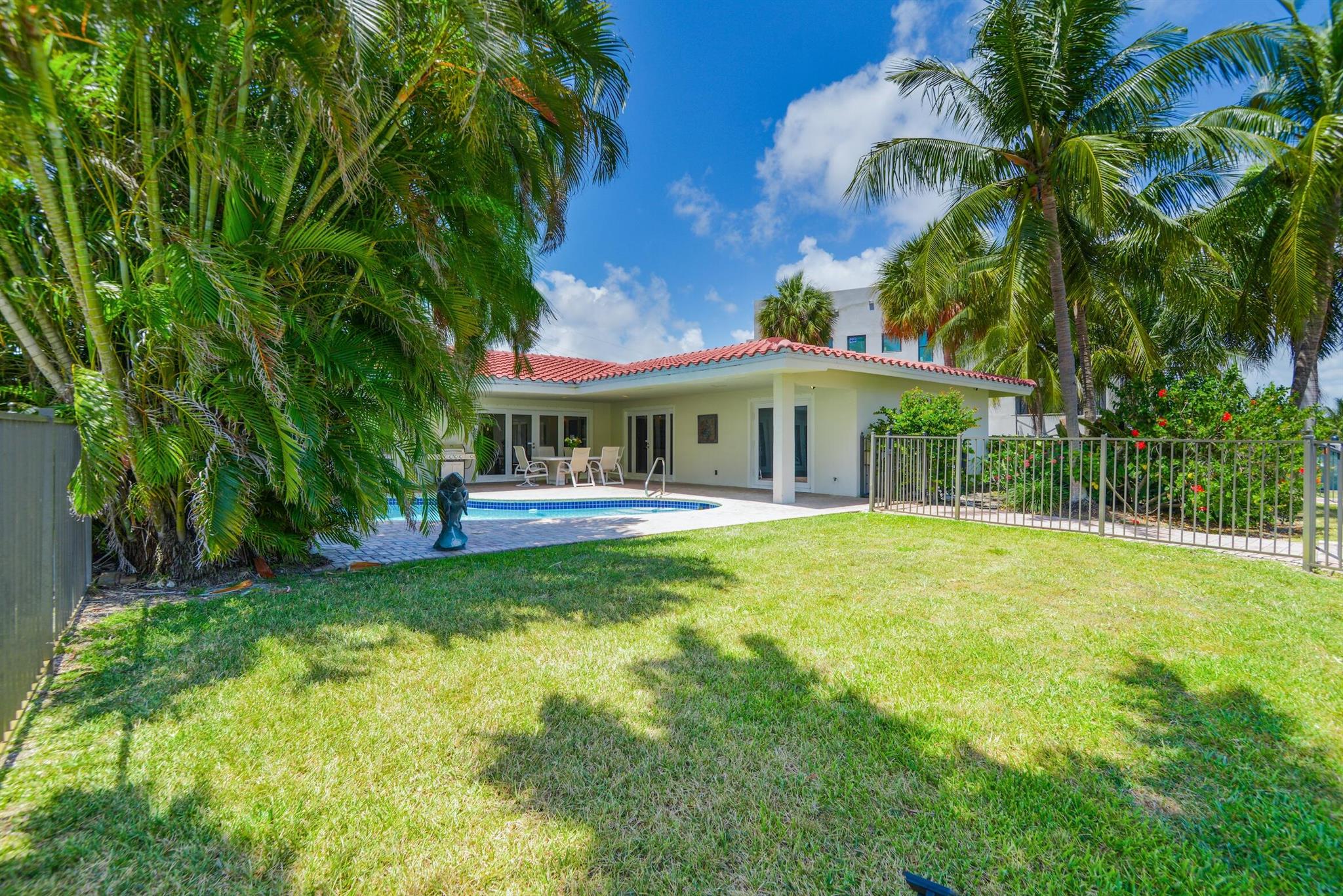 2761 NE 22nd Court