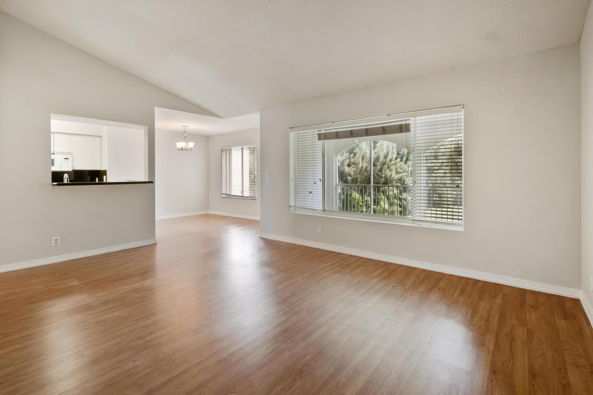815 W Boulevard 16-202