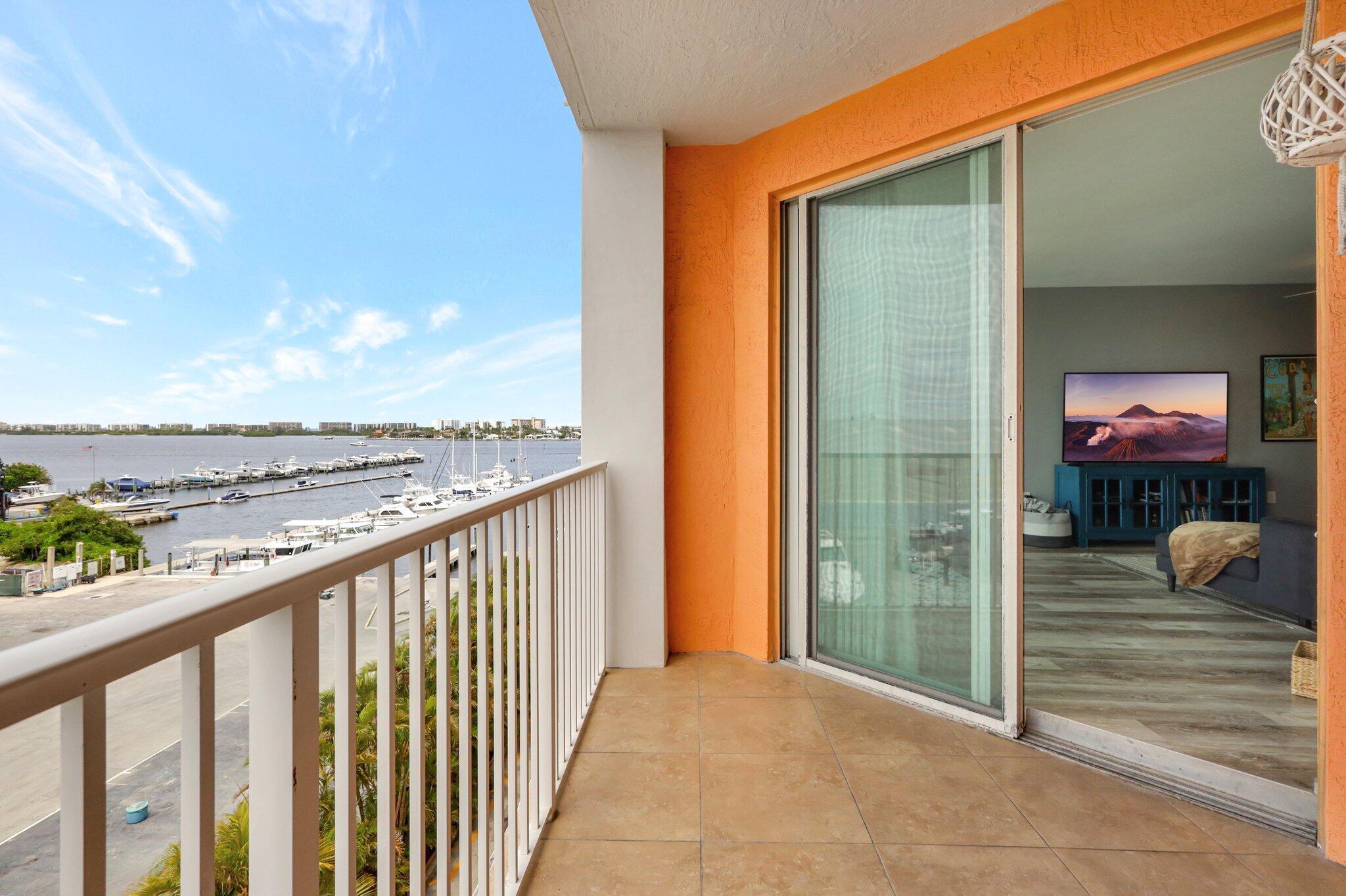 806 E Windward Way 507