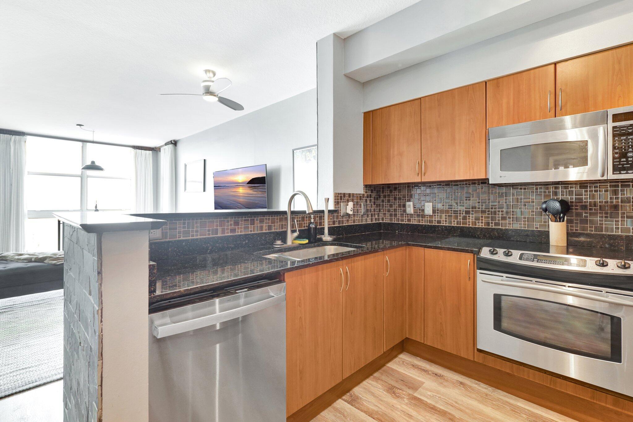 806 E Windward Way 507