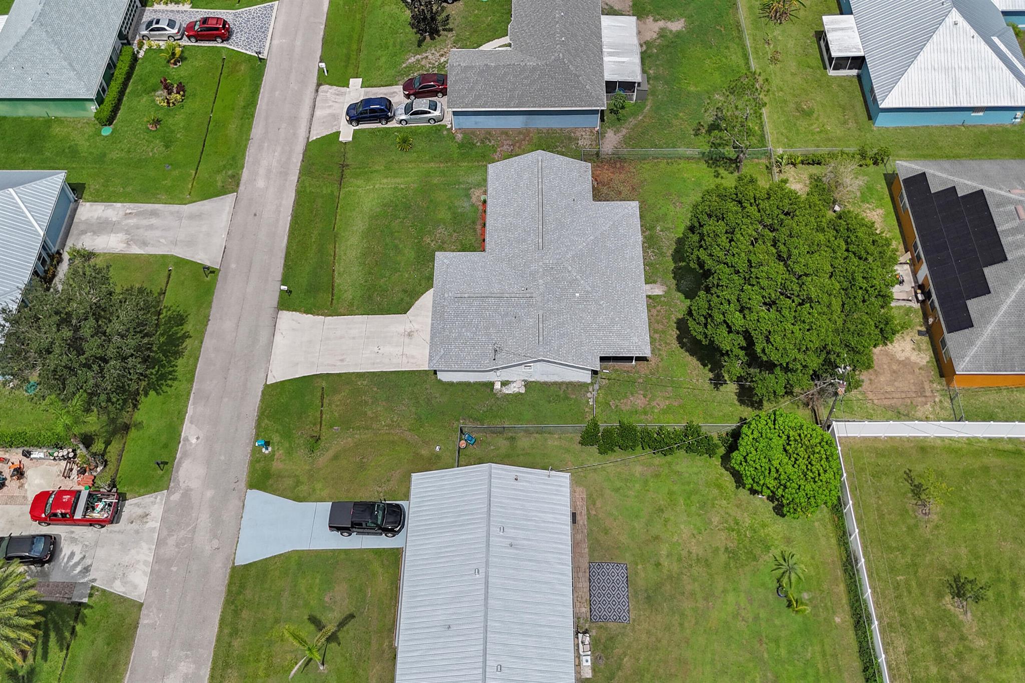 347 SW Duxbury Avenue