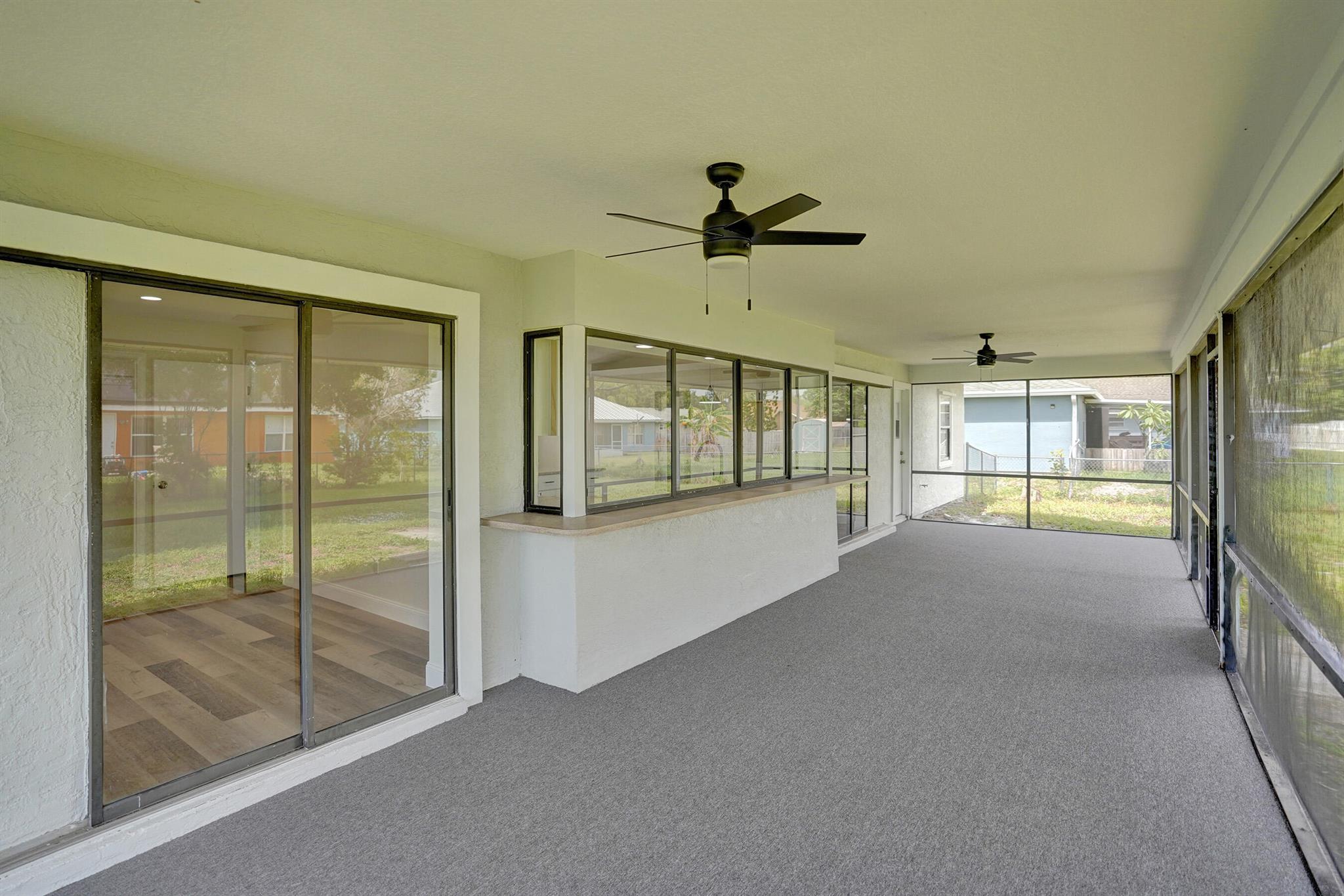 347 SW Duxbury Avenue