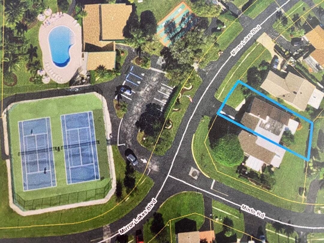 5304 Mirror Lakes Boulevard