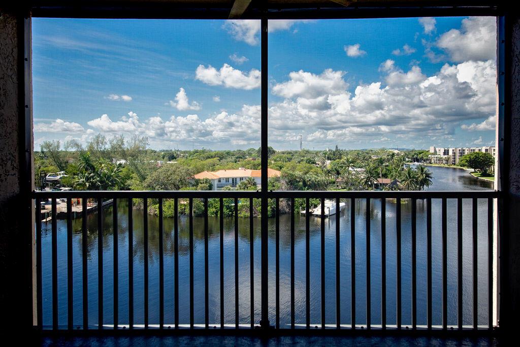 22 Royal Palm Way 605