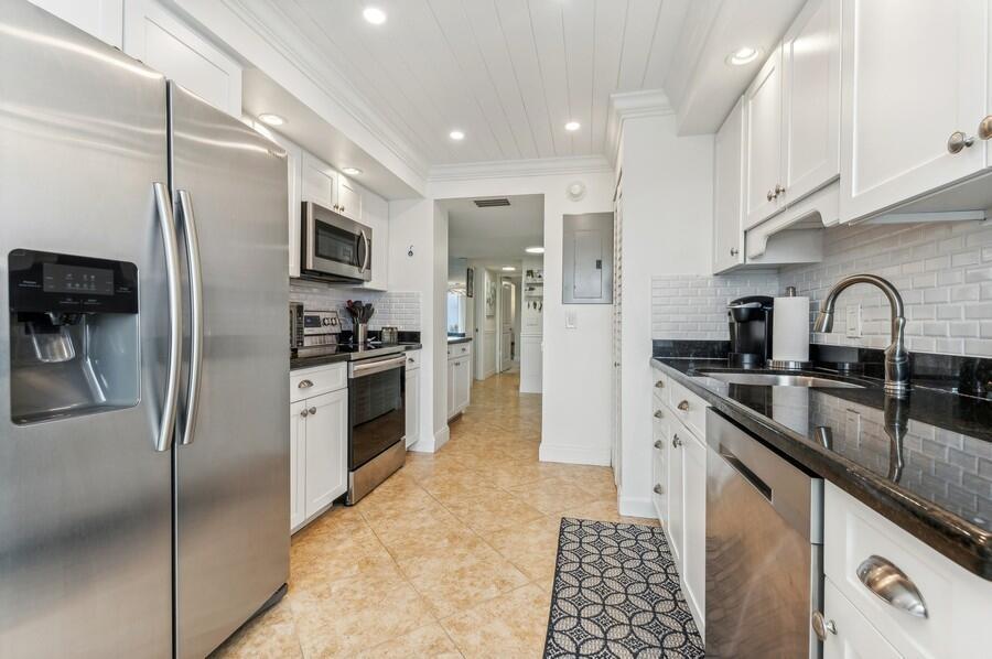 2200 S Ocean Boulevard 707
