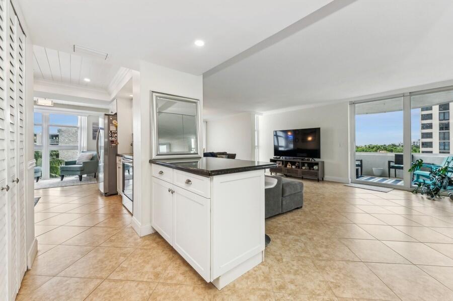 2200 S Ocean Boulevard 707