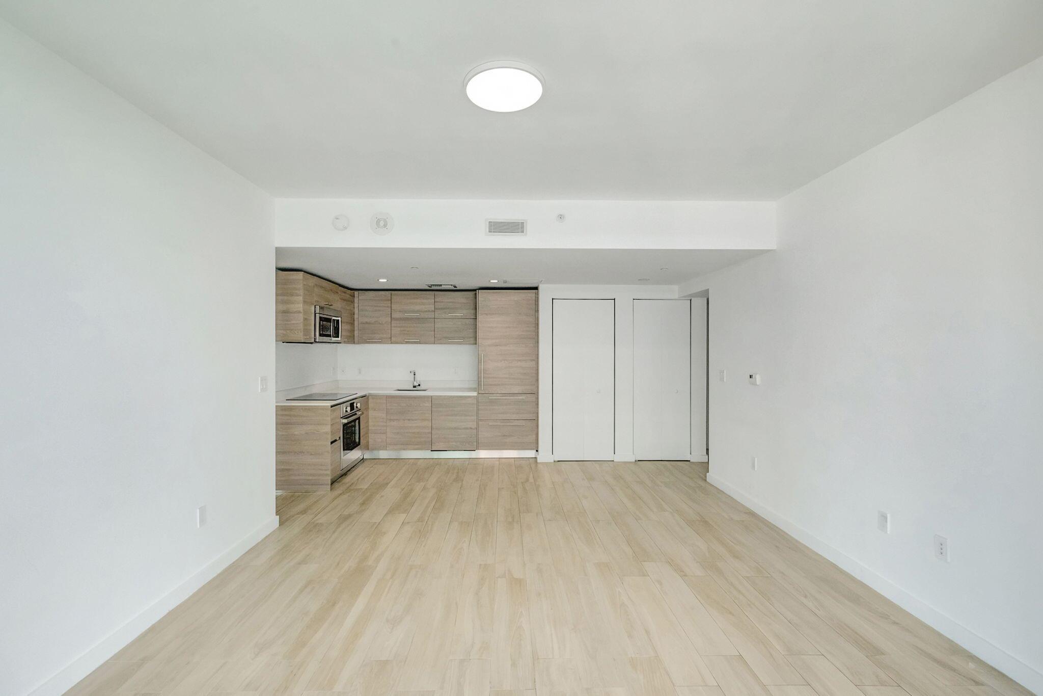 1300 S Avenue 4207