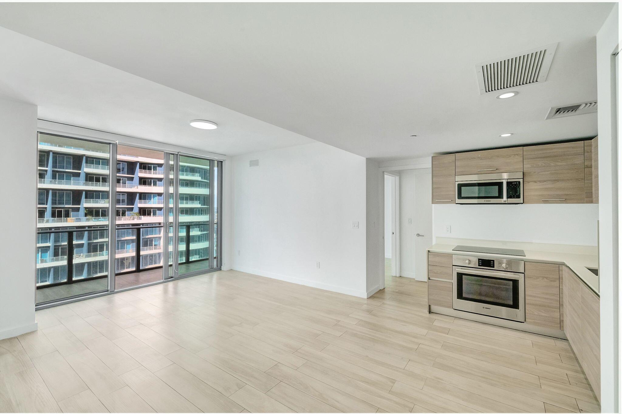 1300 S Avenue 4207