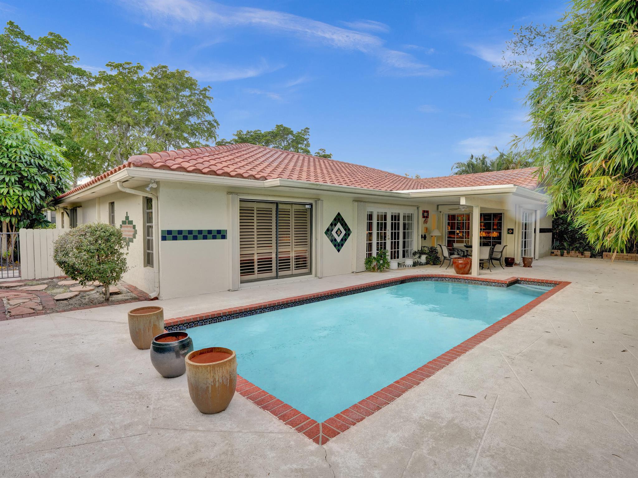 2710 NW 27th Avenue