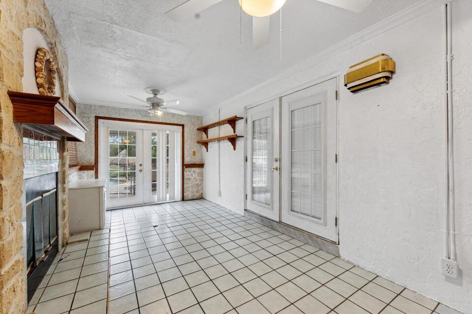 4274 Centurian Circle