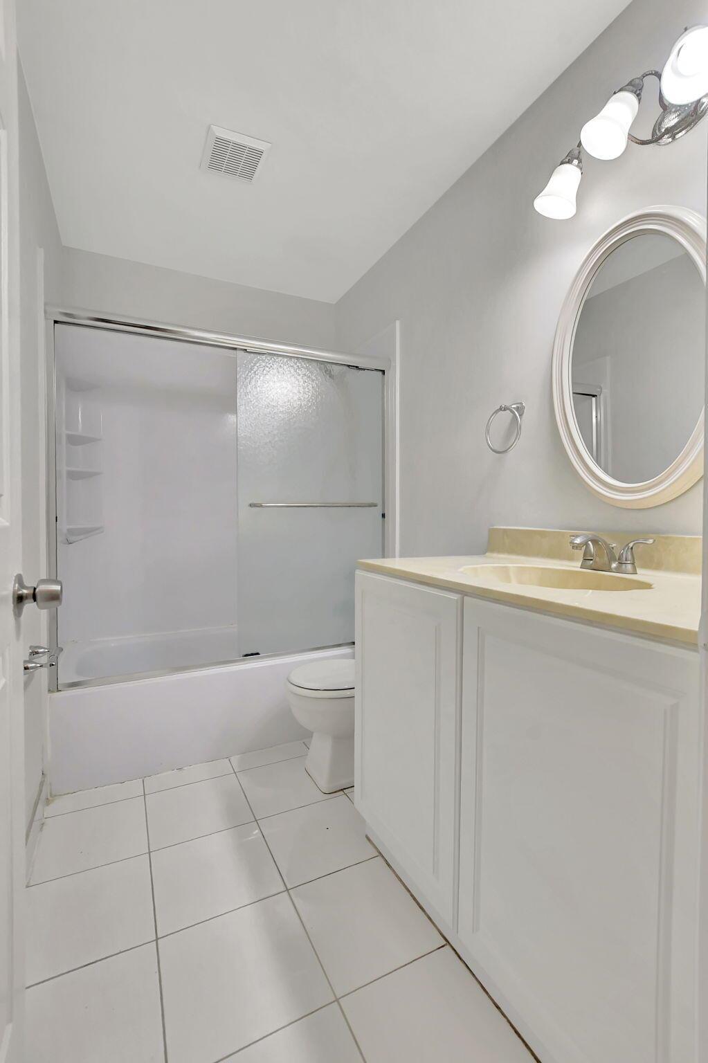 3939 NE 5th Avenue D201