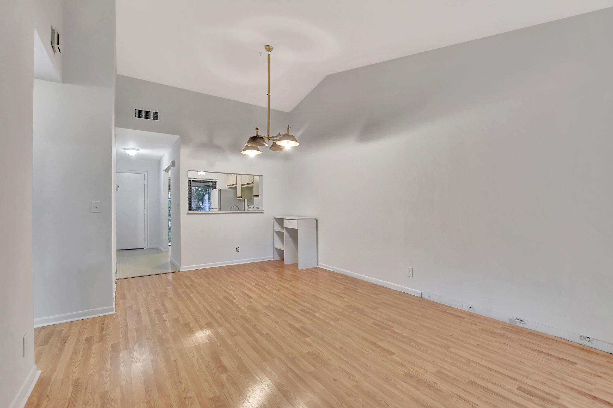 3939 NE 5th Avenue D201