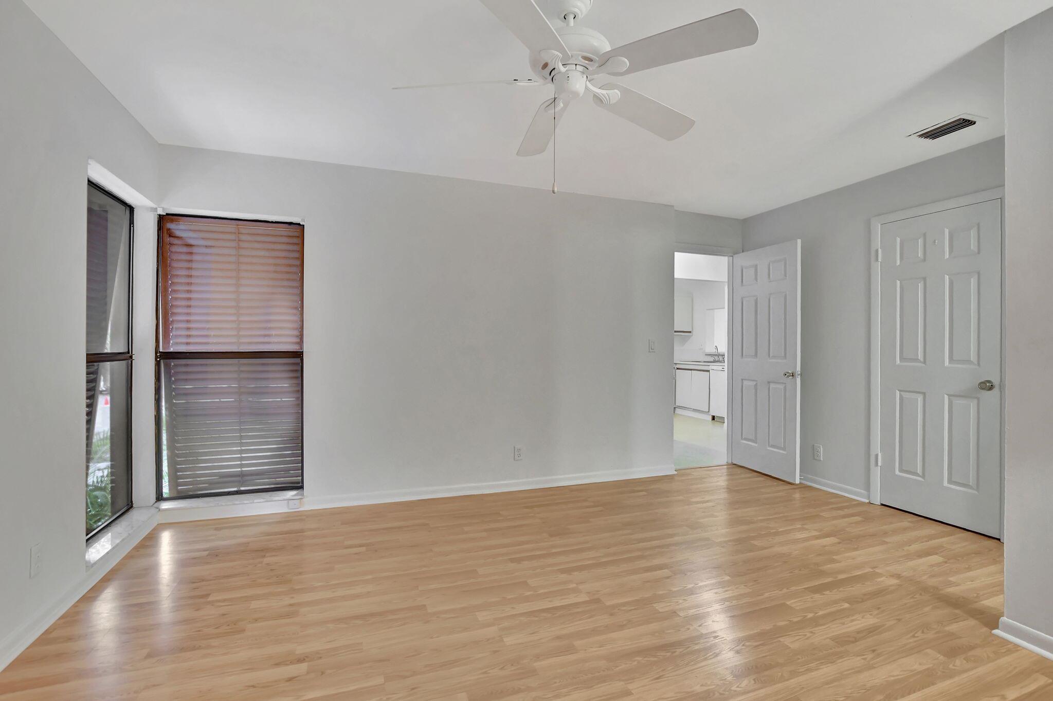 3939 NE 5th Avenue D201
