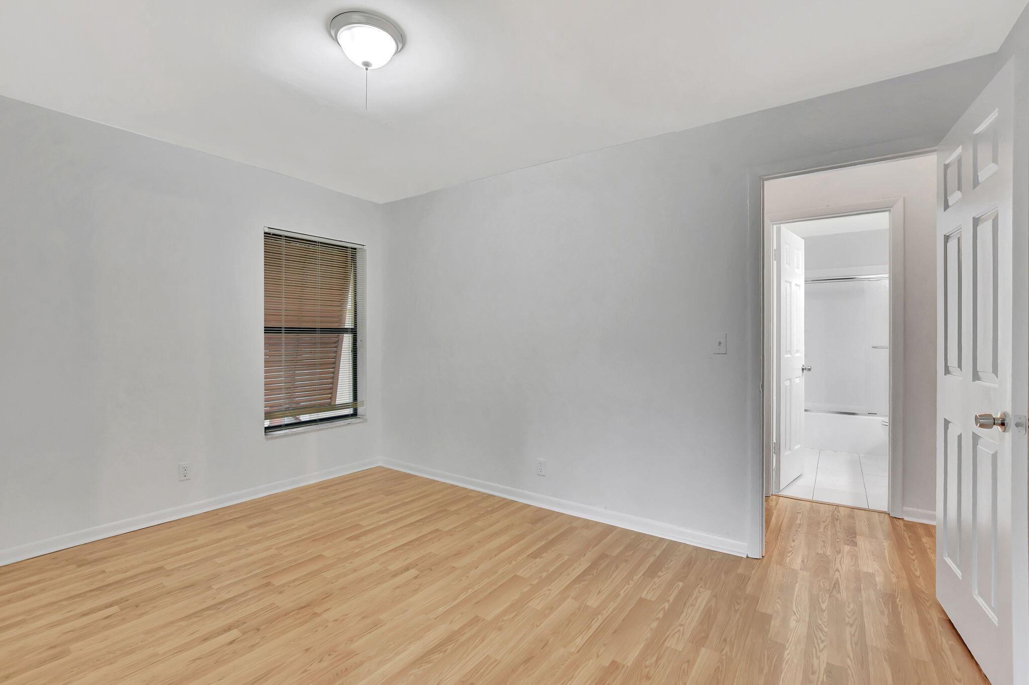 3939 NE 5th Avenue D201