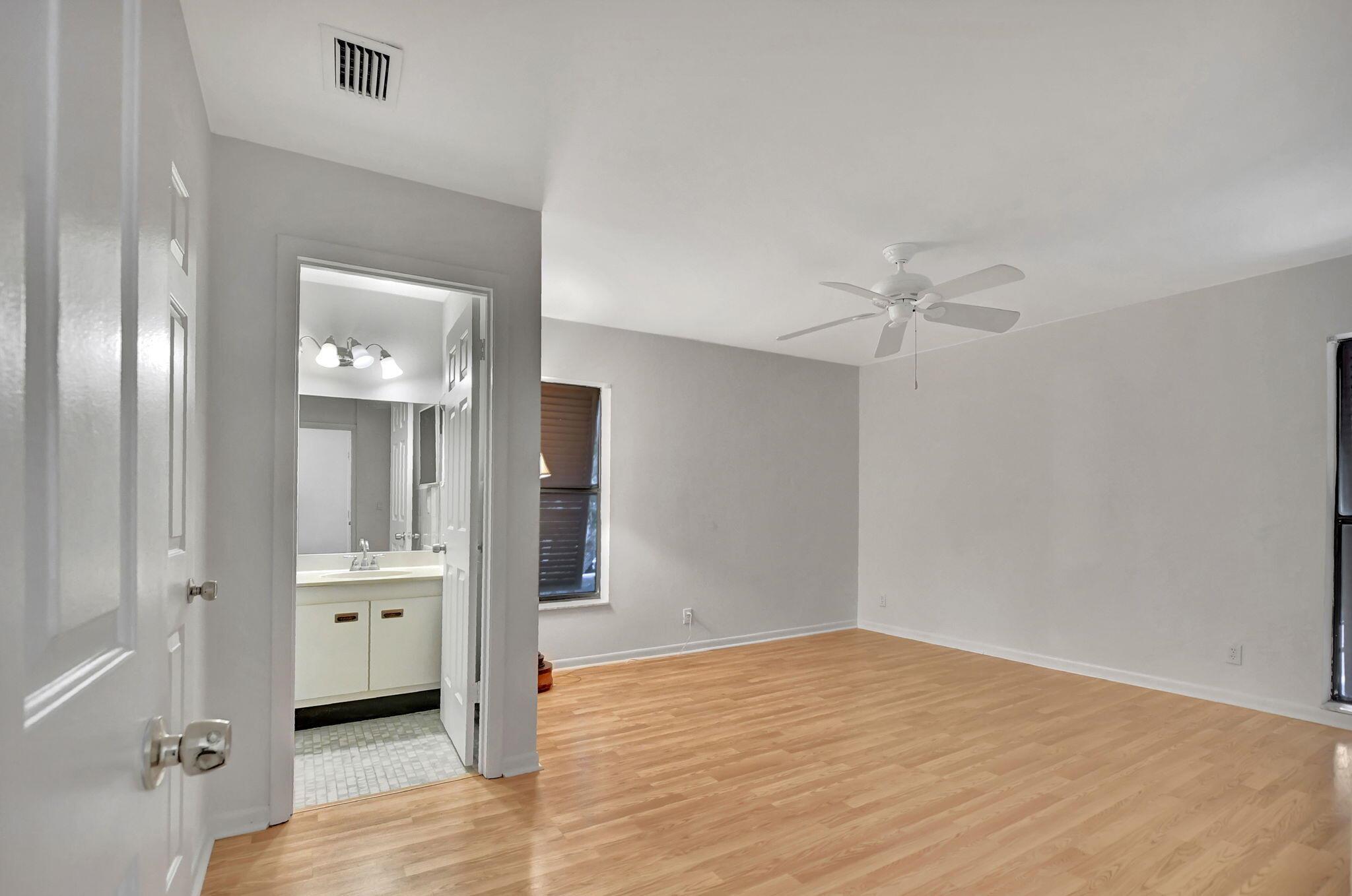 3939 NE 5th Avenue D201