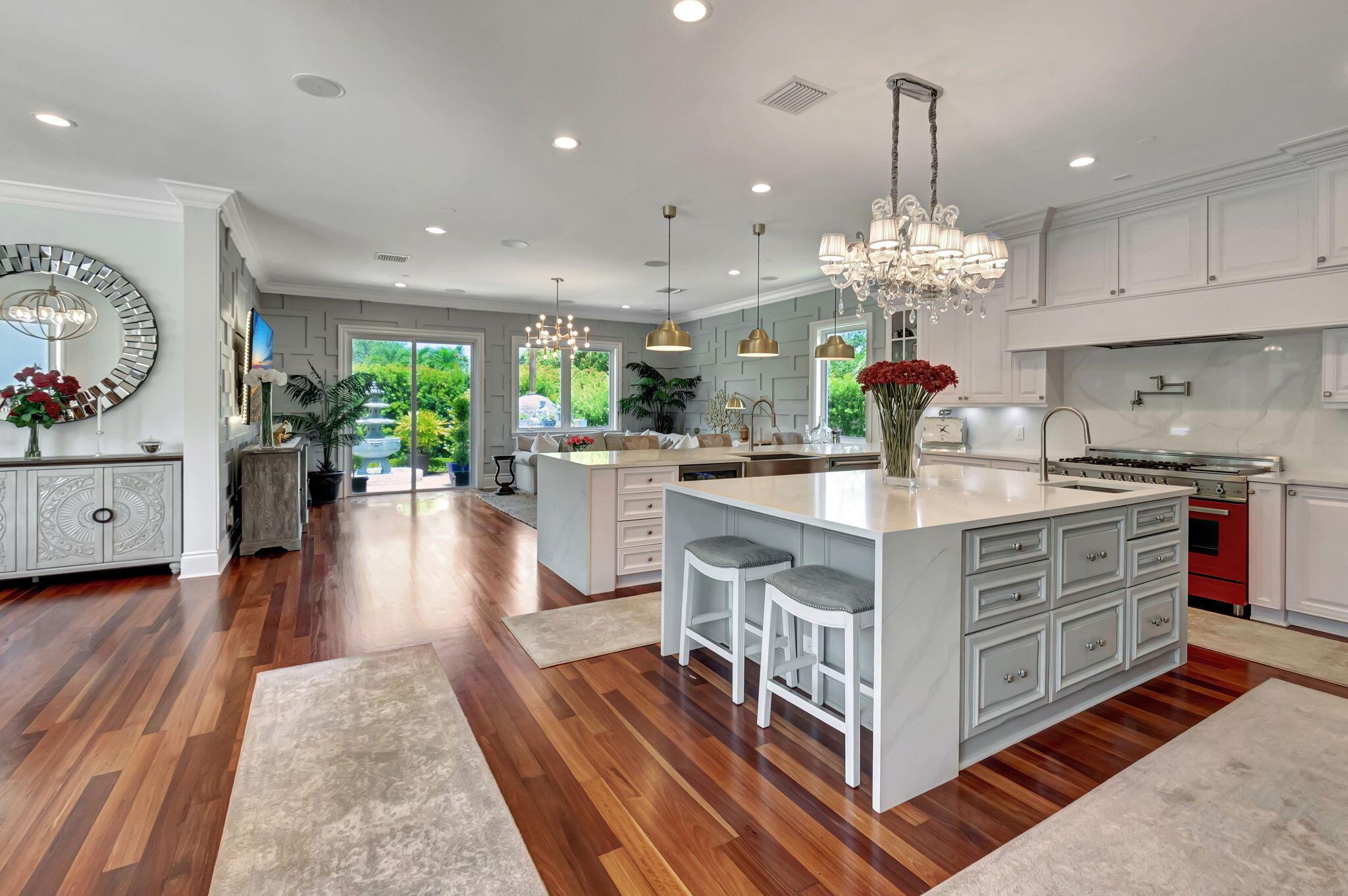 285 NW 6th Street