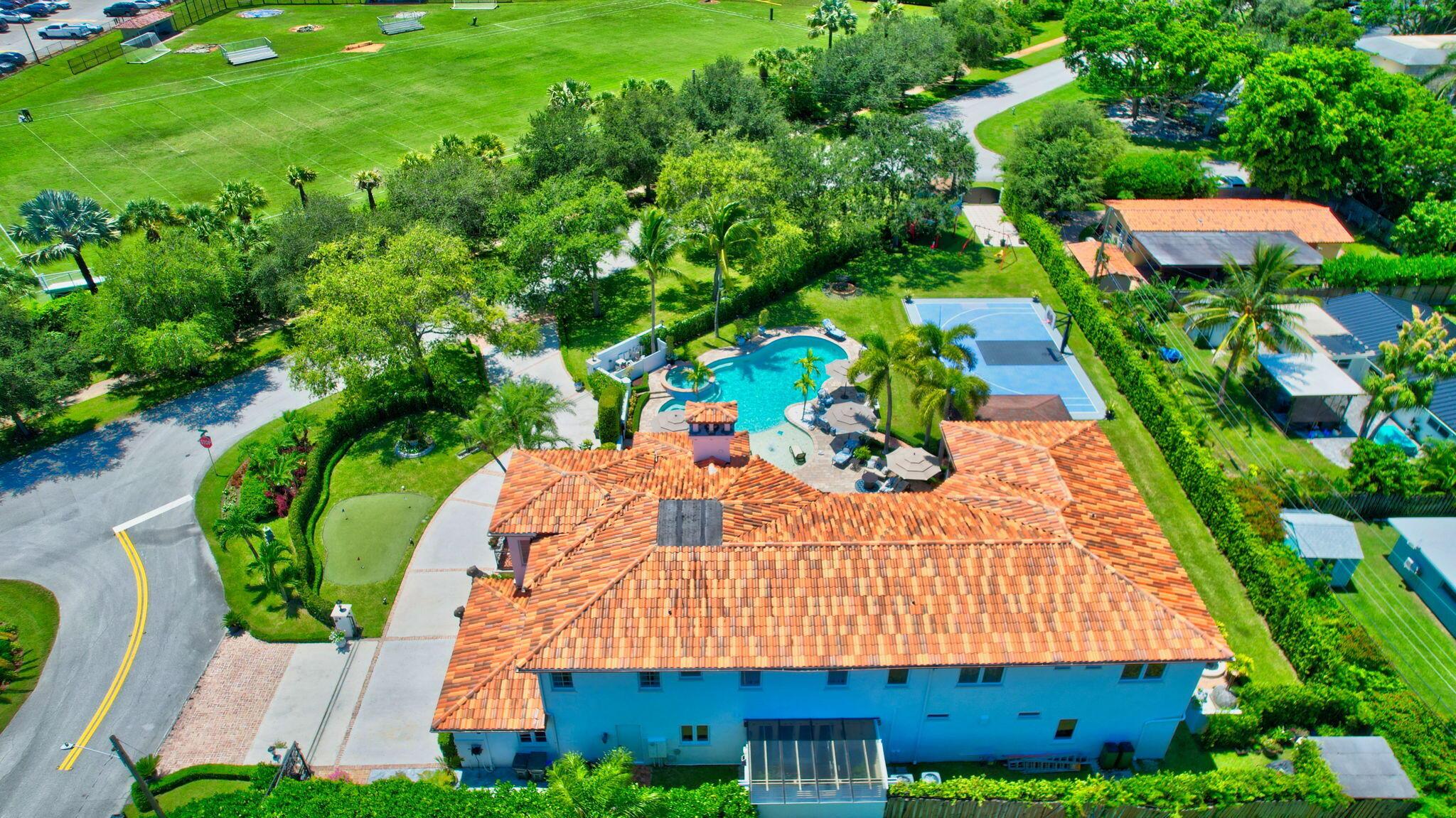 285 NW 6th Street
