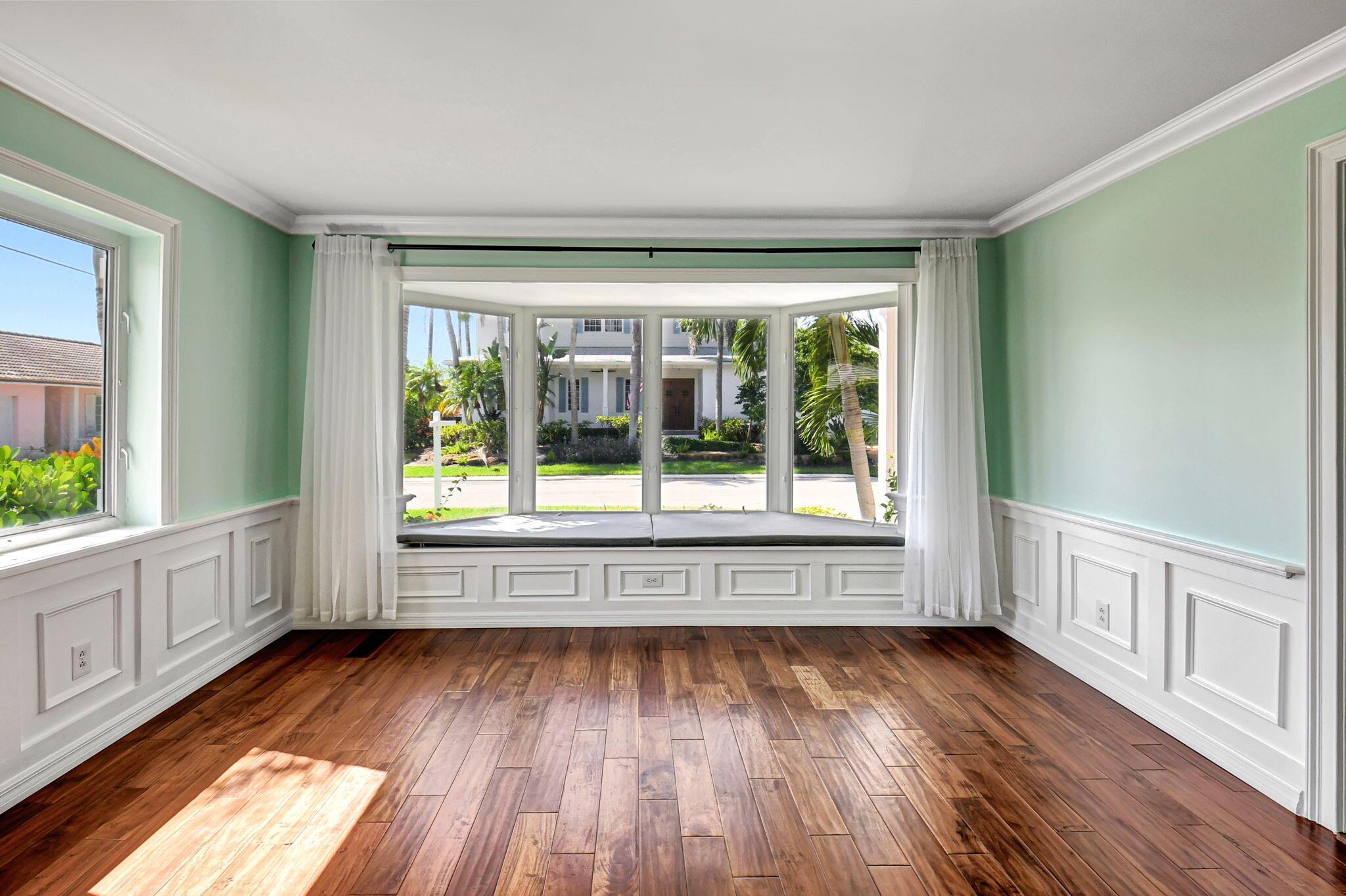 827 South Road