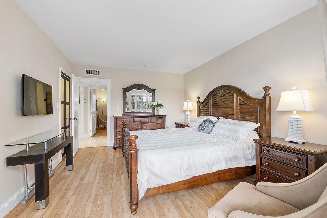 2700 Banyan Road 25c