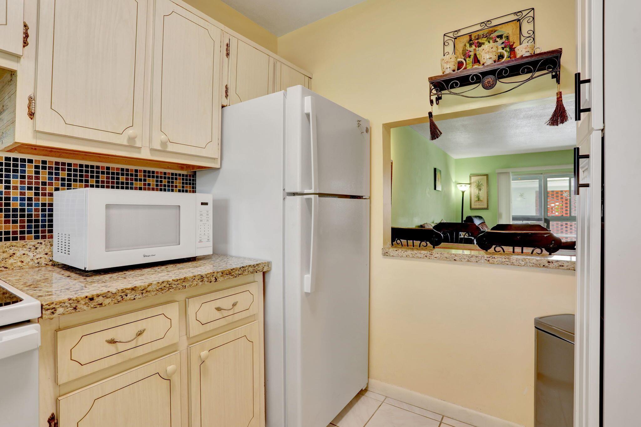 2050 NE 39th Street N313