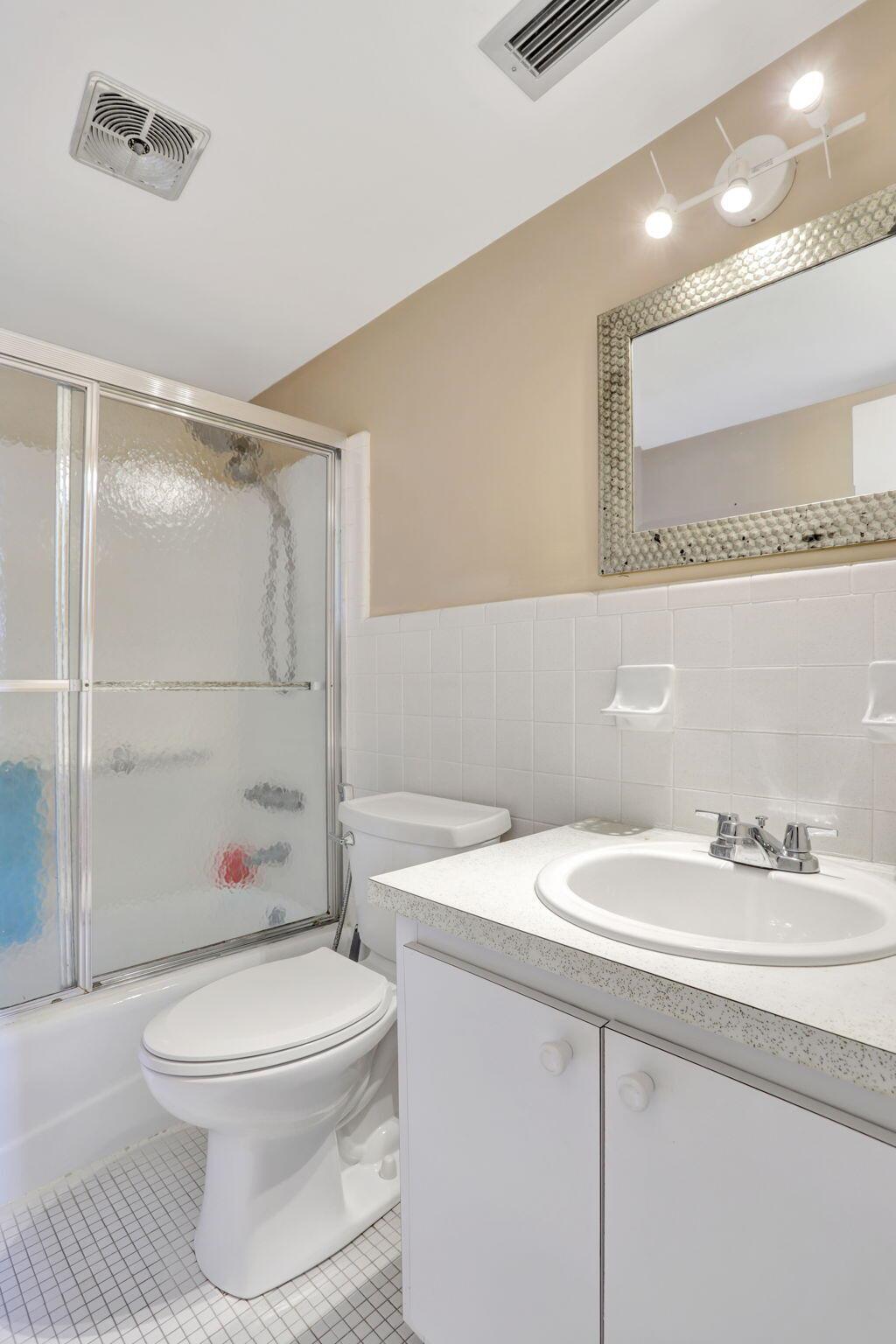 2050 NE 39th Street N313