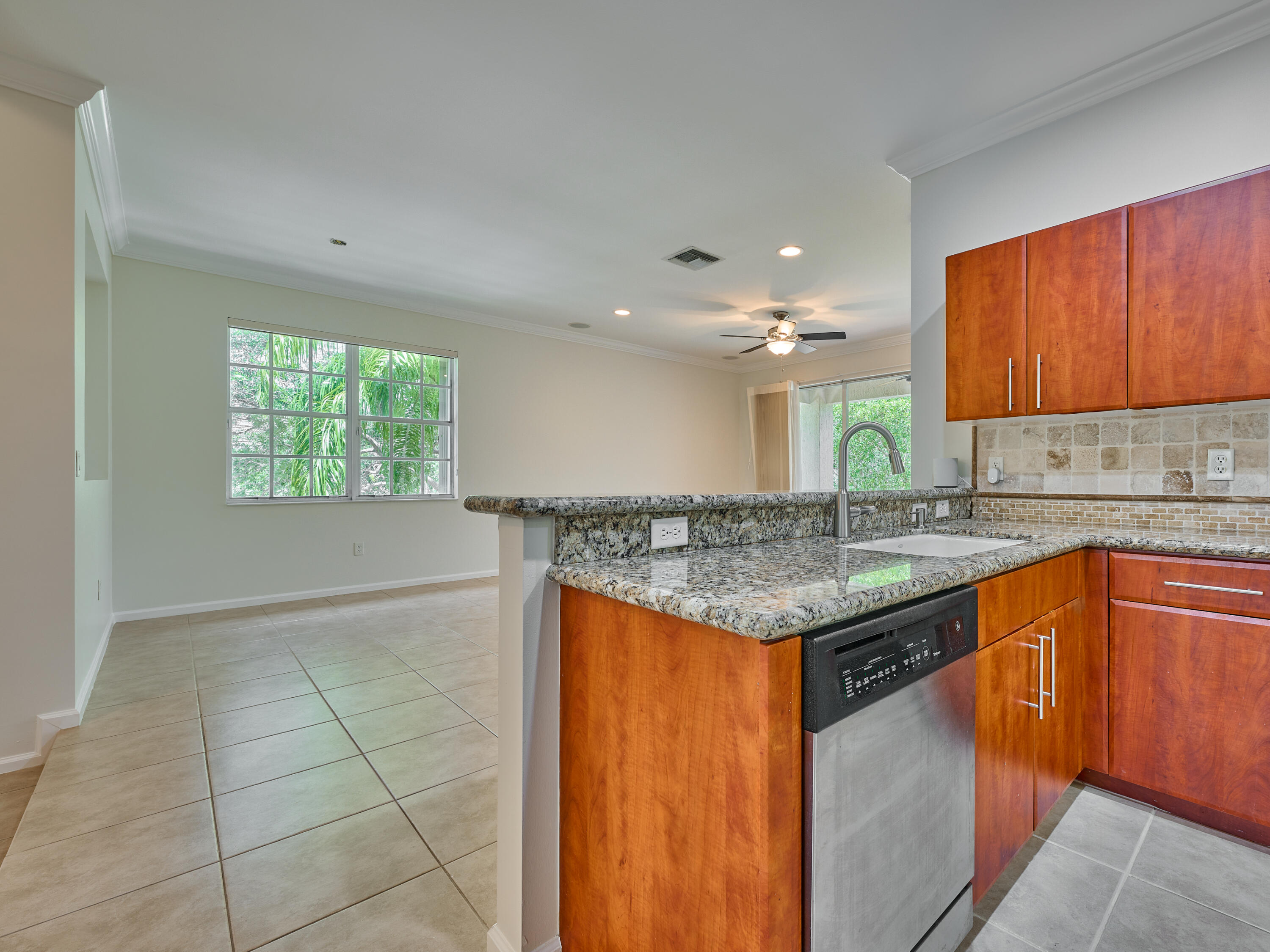 6436 Bella Circle Circle 1105