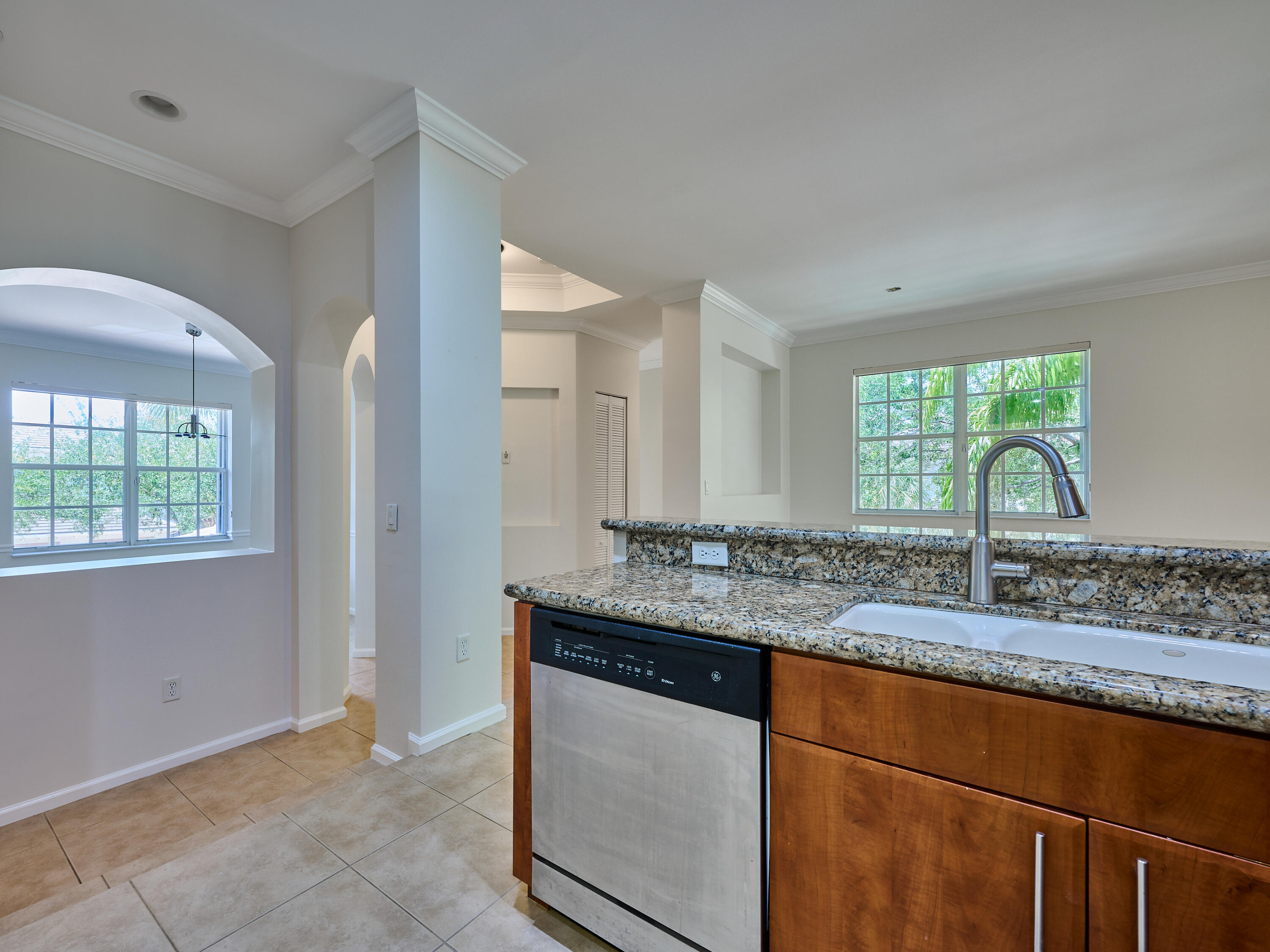 6436 Bella Circle Circle 1105