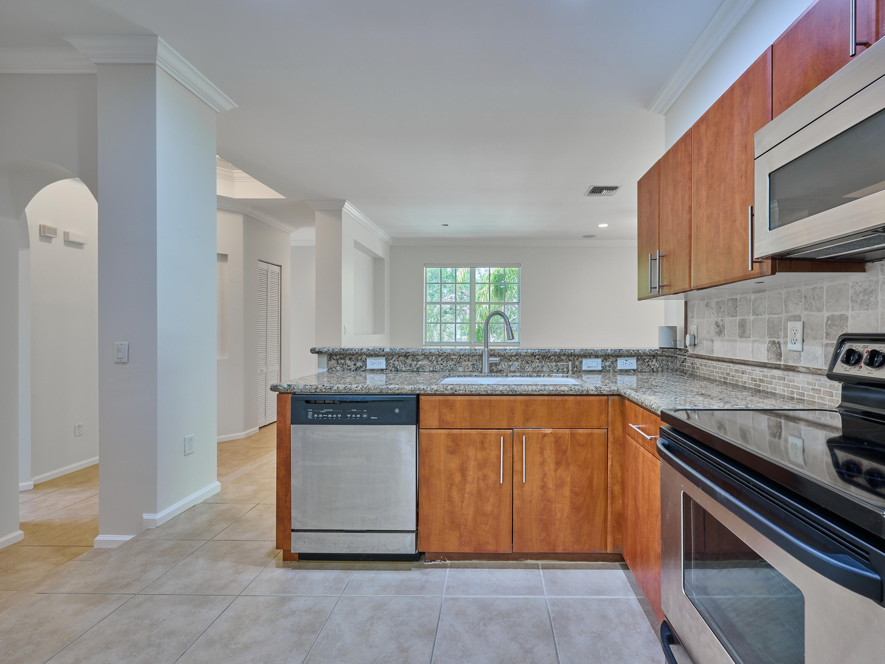 6436 Bella Circle Circle 1105