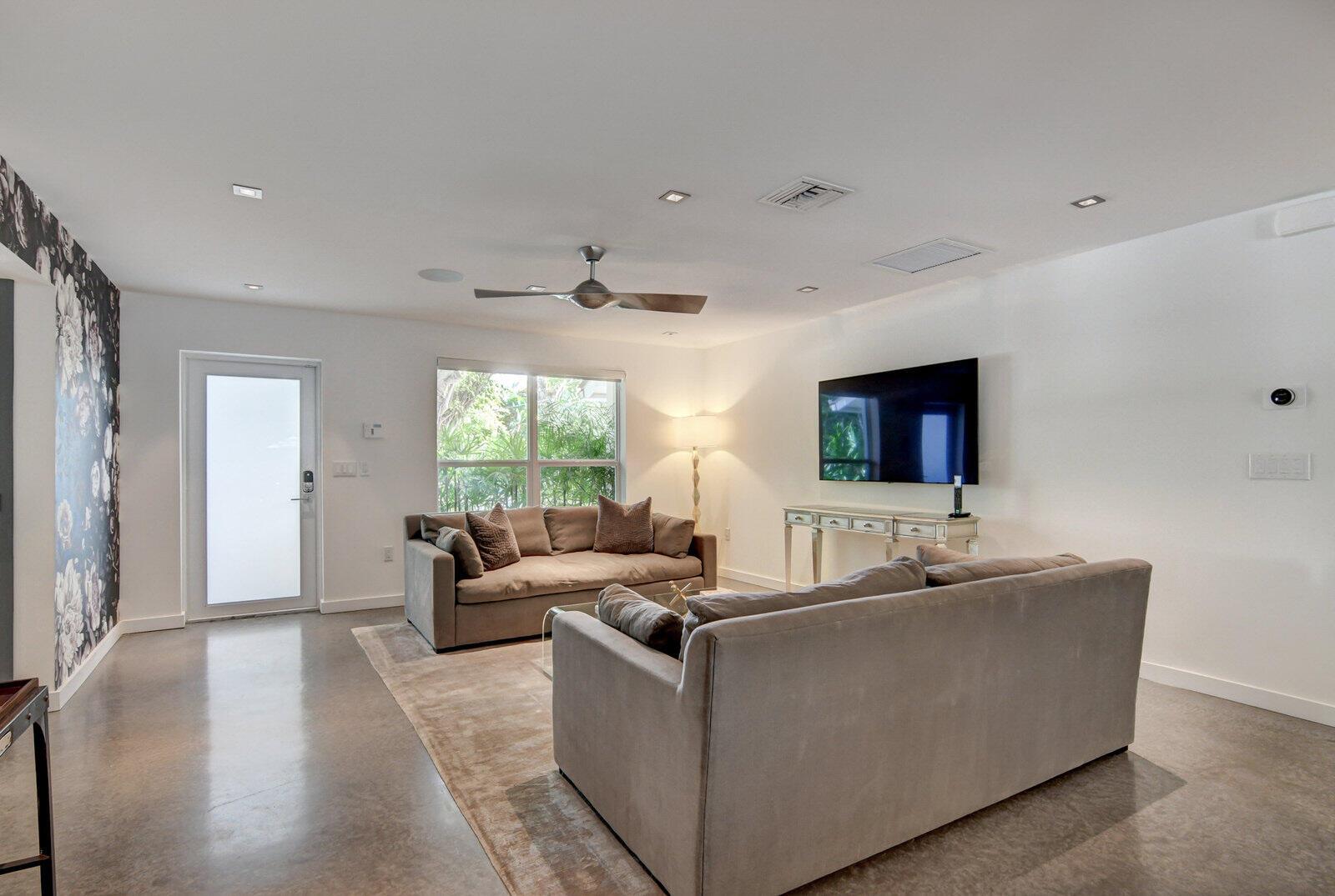 717 NE 1st Court