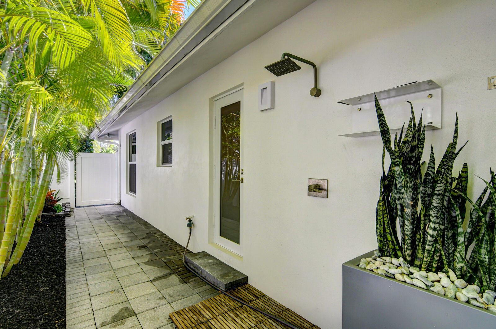 717 NE 1st Court