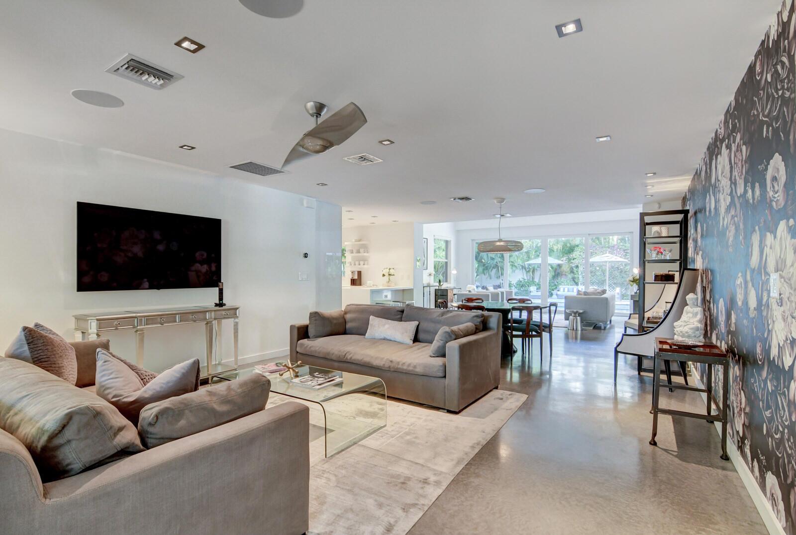 717 NE 1st Court