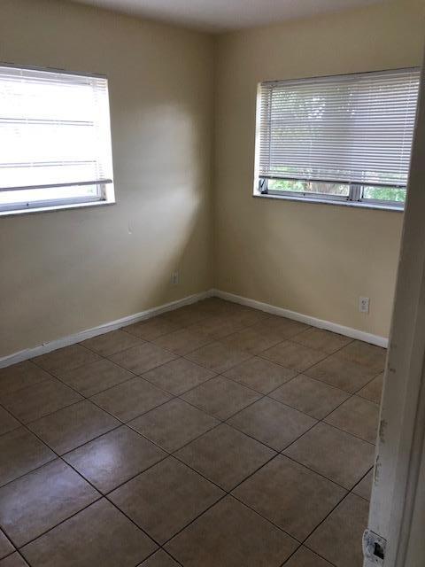 1310 S Federal Highway S 4