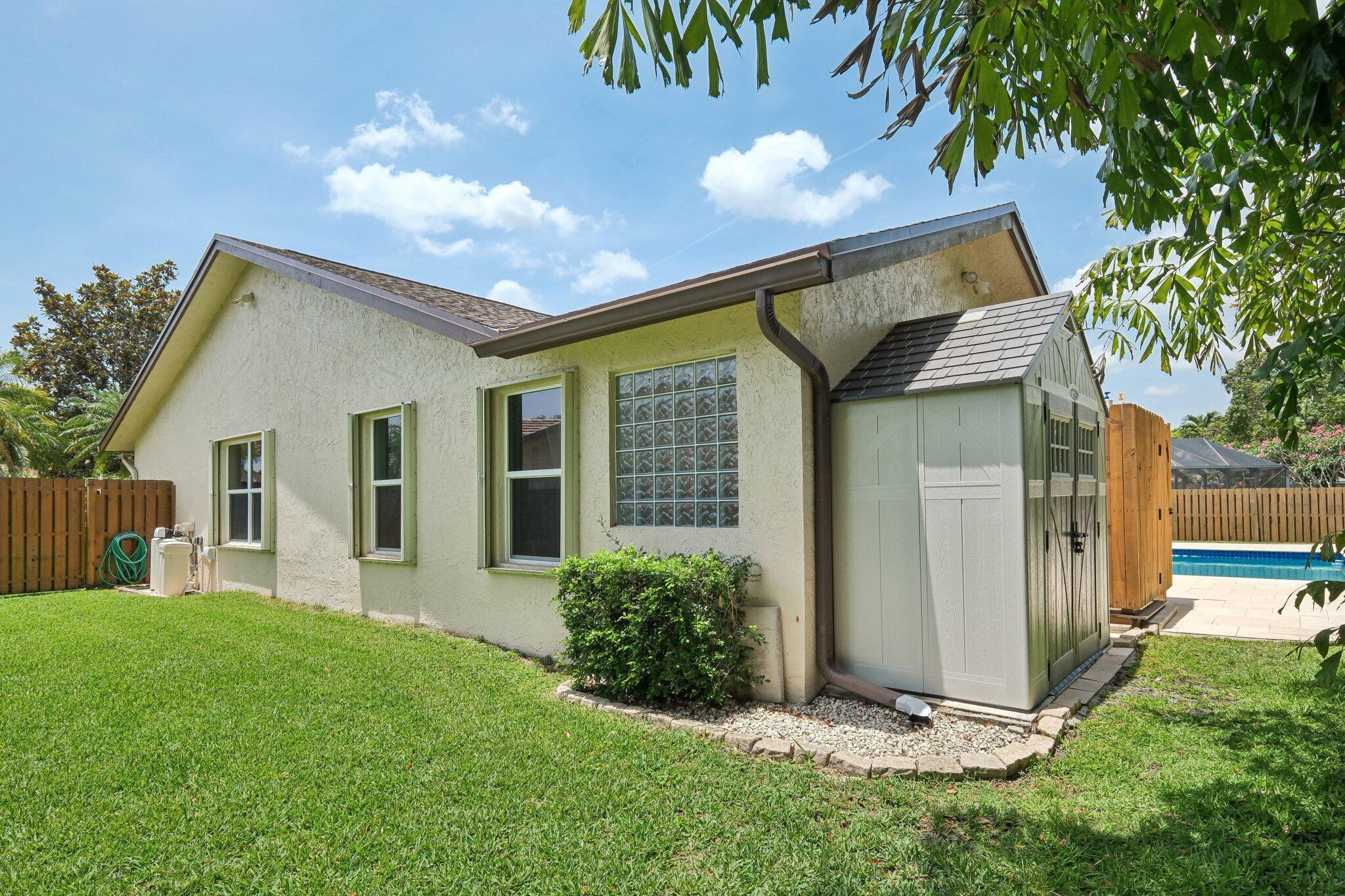 6085 Elmwood Drive