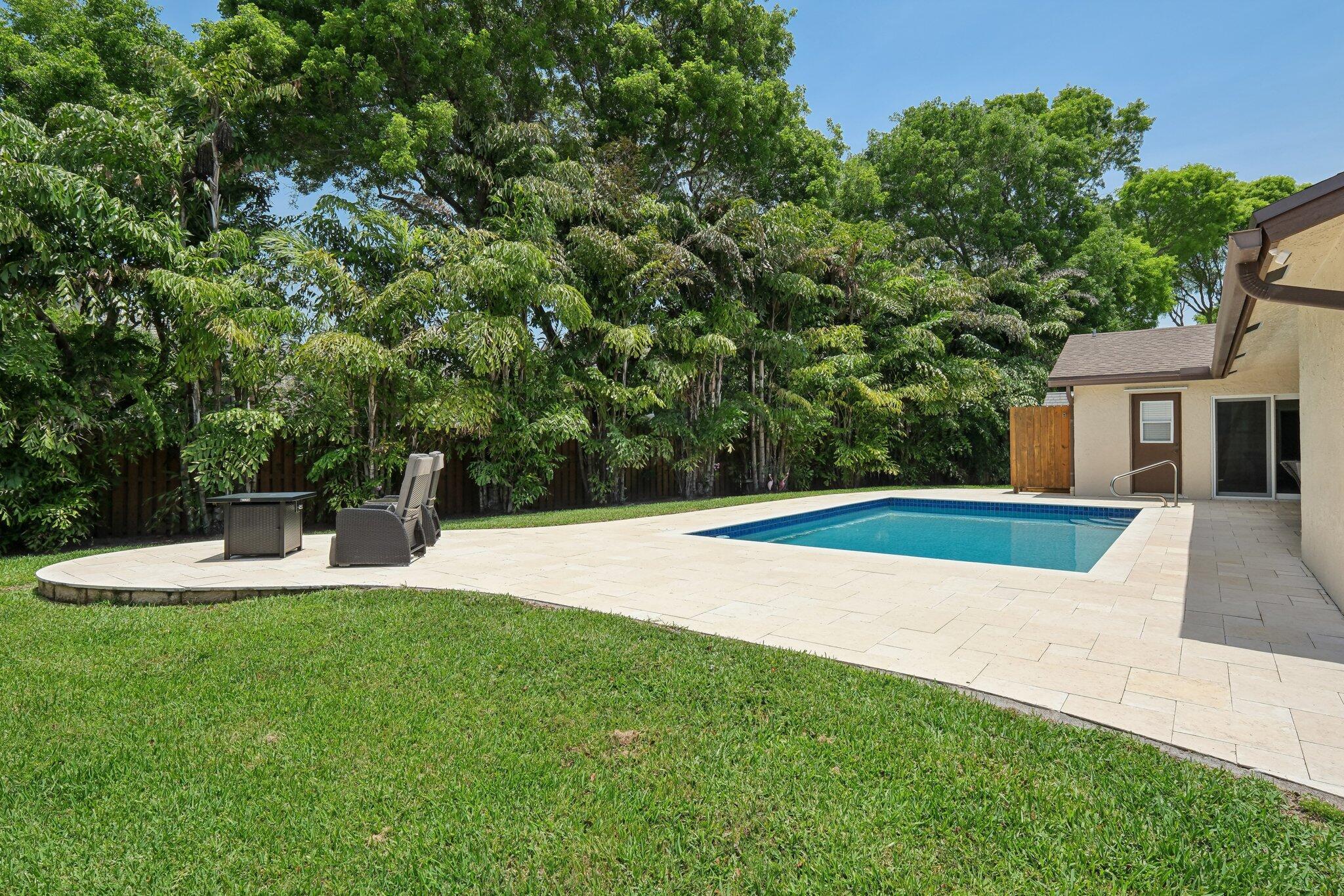 6085 Elmwood Drive