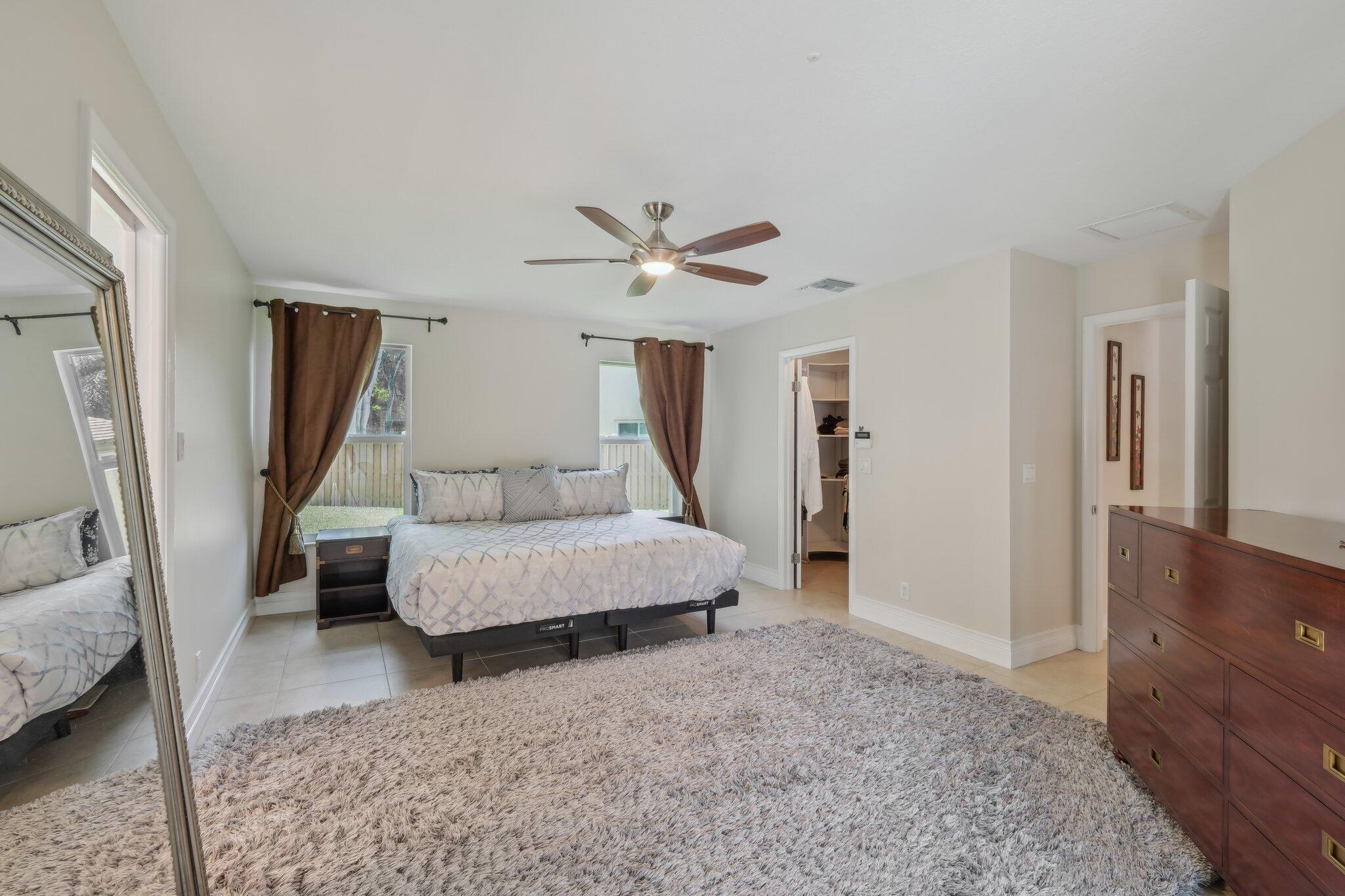 6085 Elmwood Drive