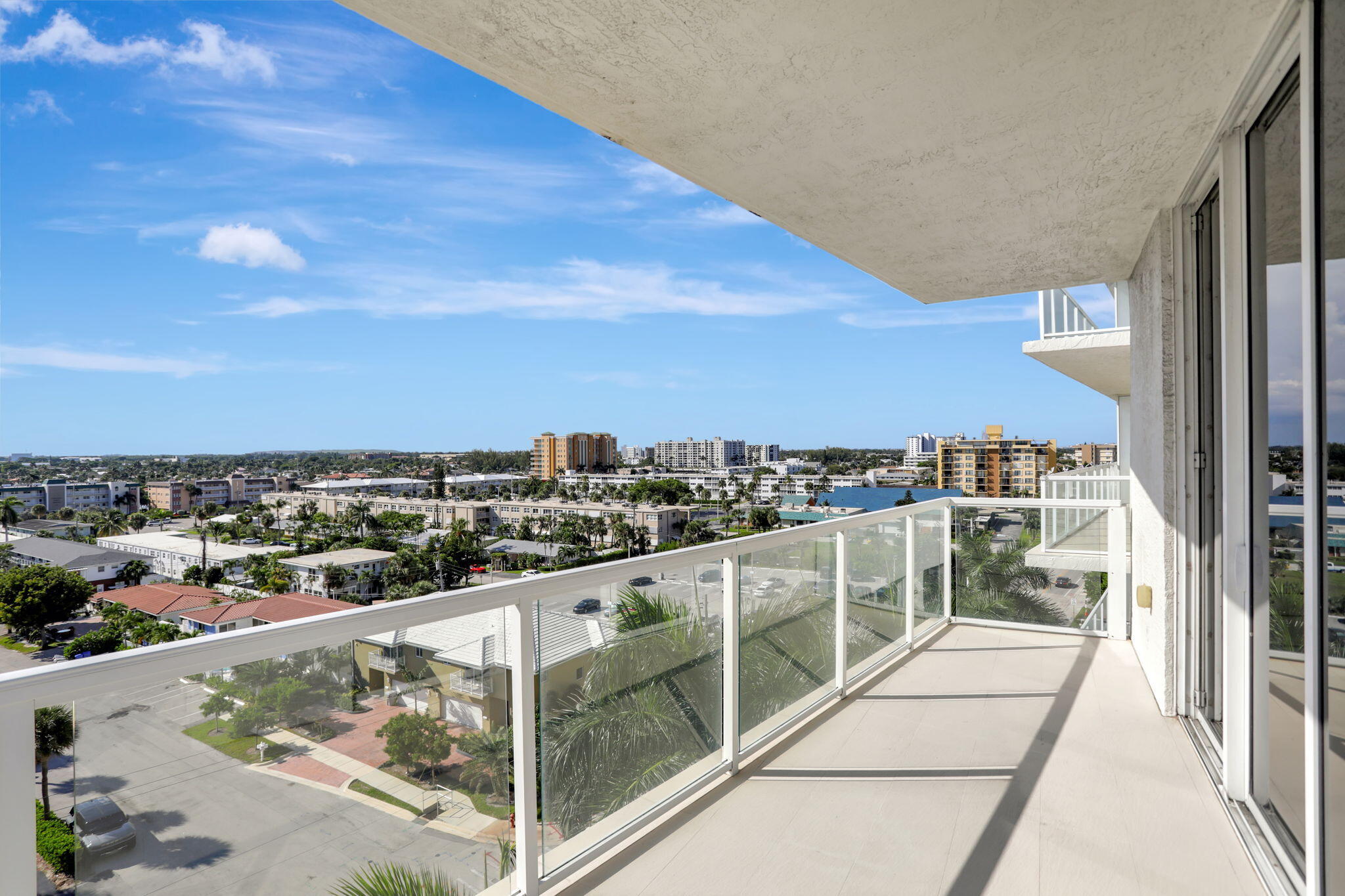 704 N Ocean Boulevard 701