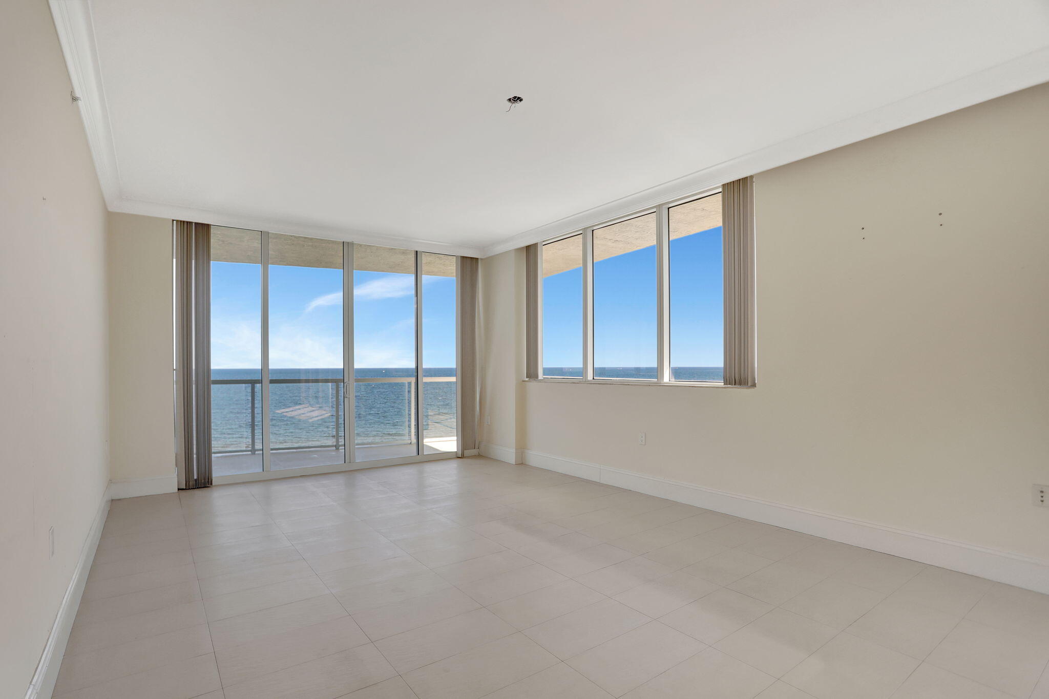704 N Ocean Boulevard 701