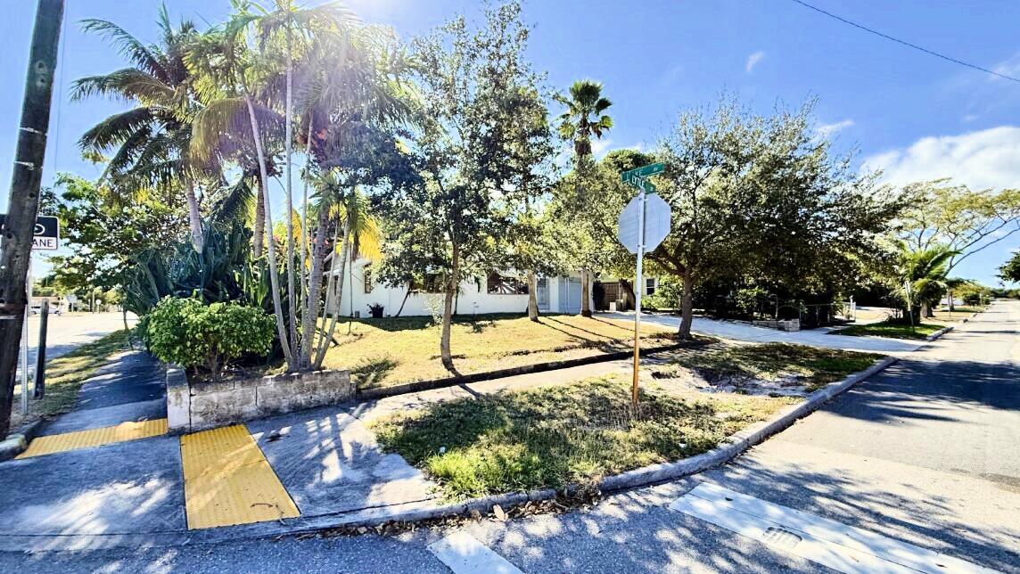 802 Lytle Street