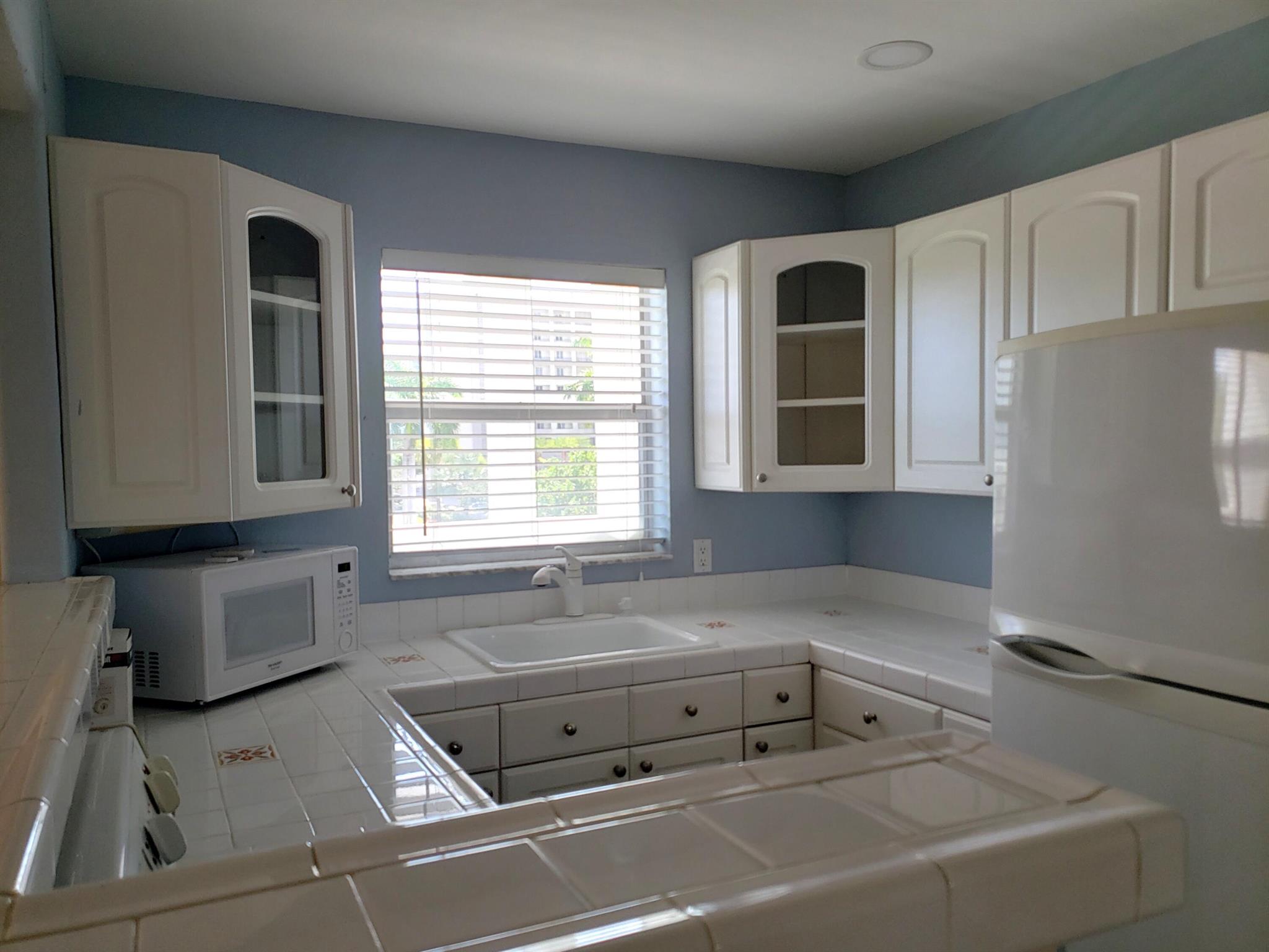 2850 NE 14th St Causeway 403b