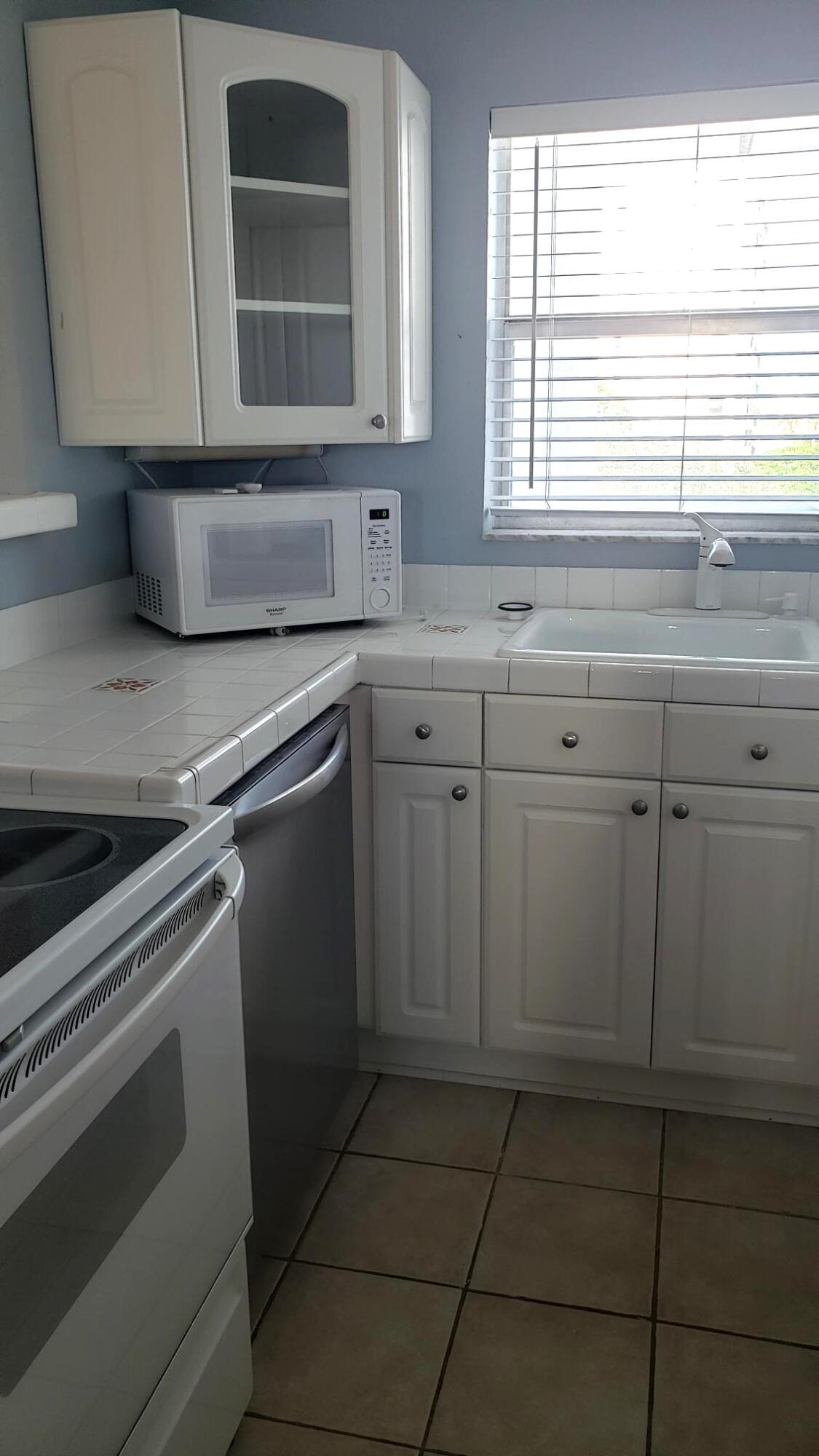 2850 NE 14th St Causeway 403b