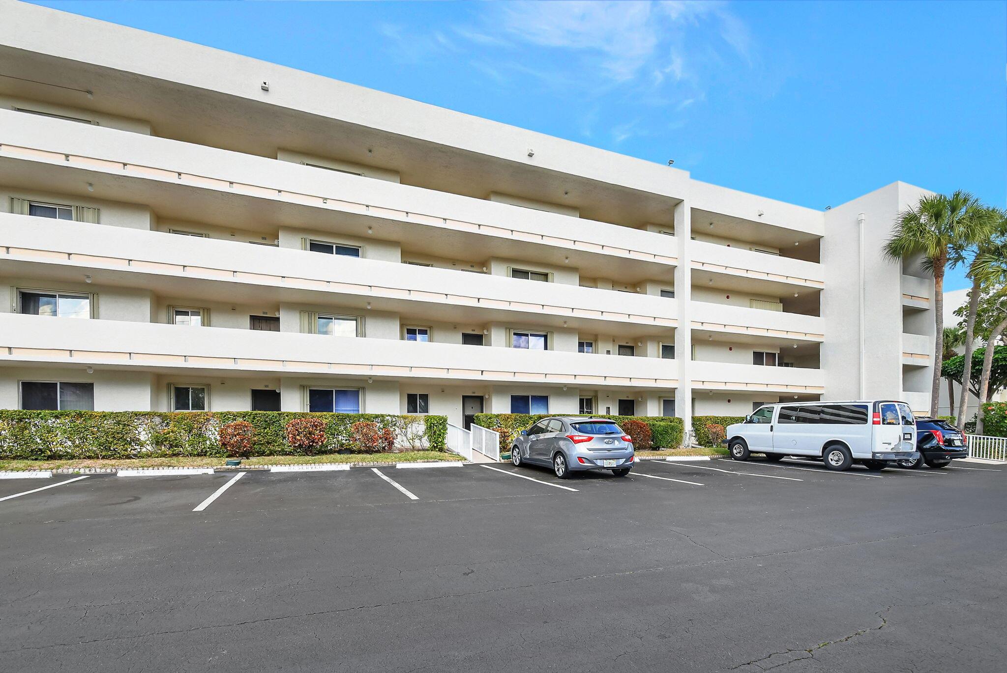 3186 Via Poinciana Drive 304