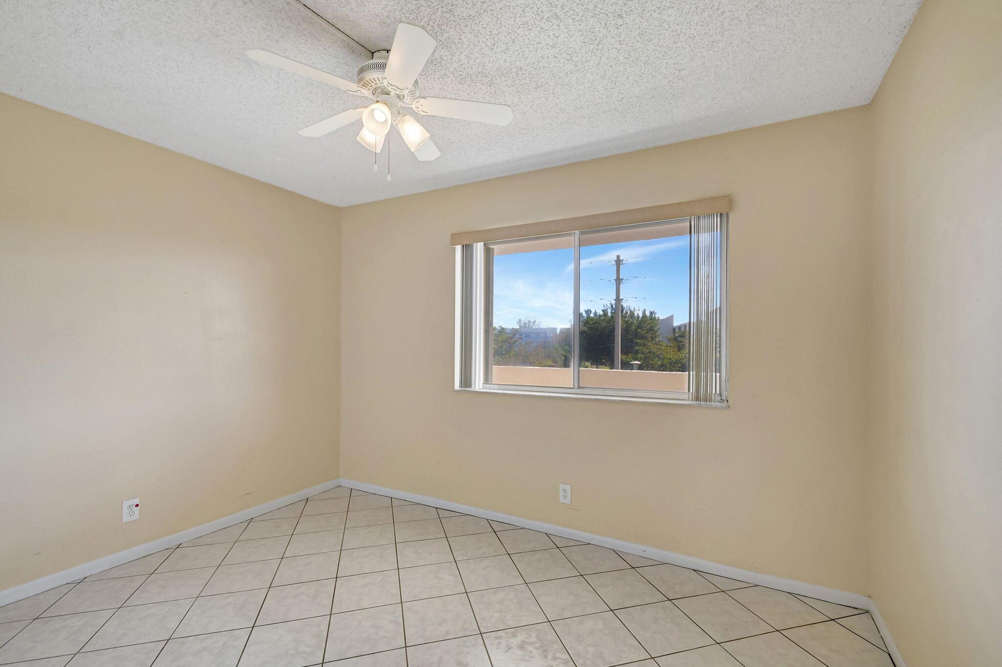 3186 Via Poinciana Drive 304