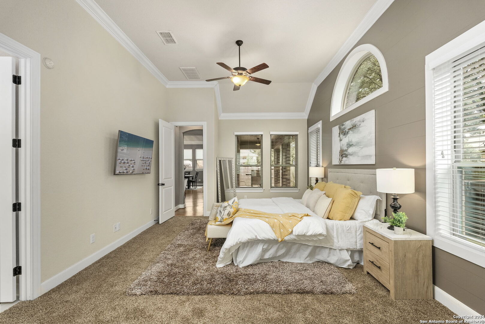 8811 SHADY GATE