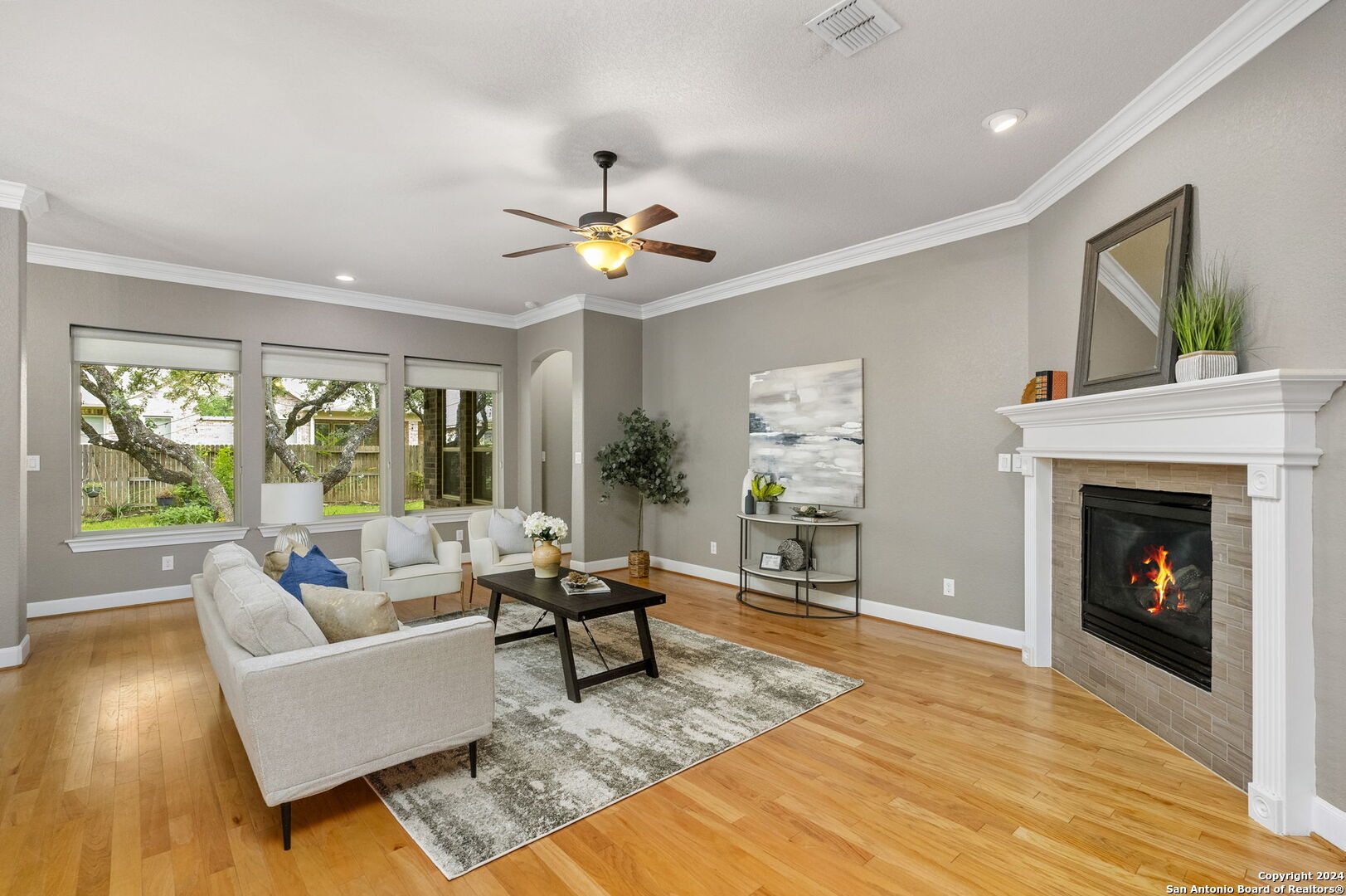 8811 SHADY GATE