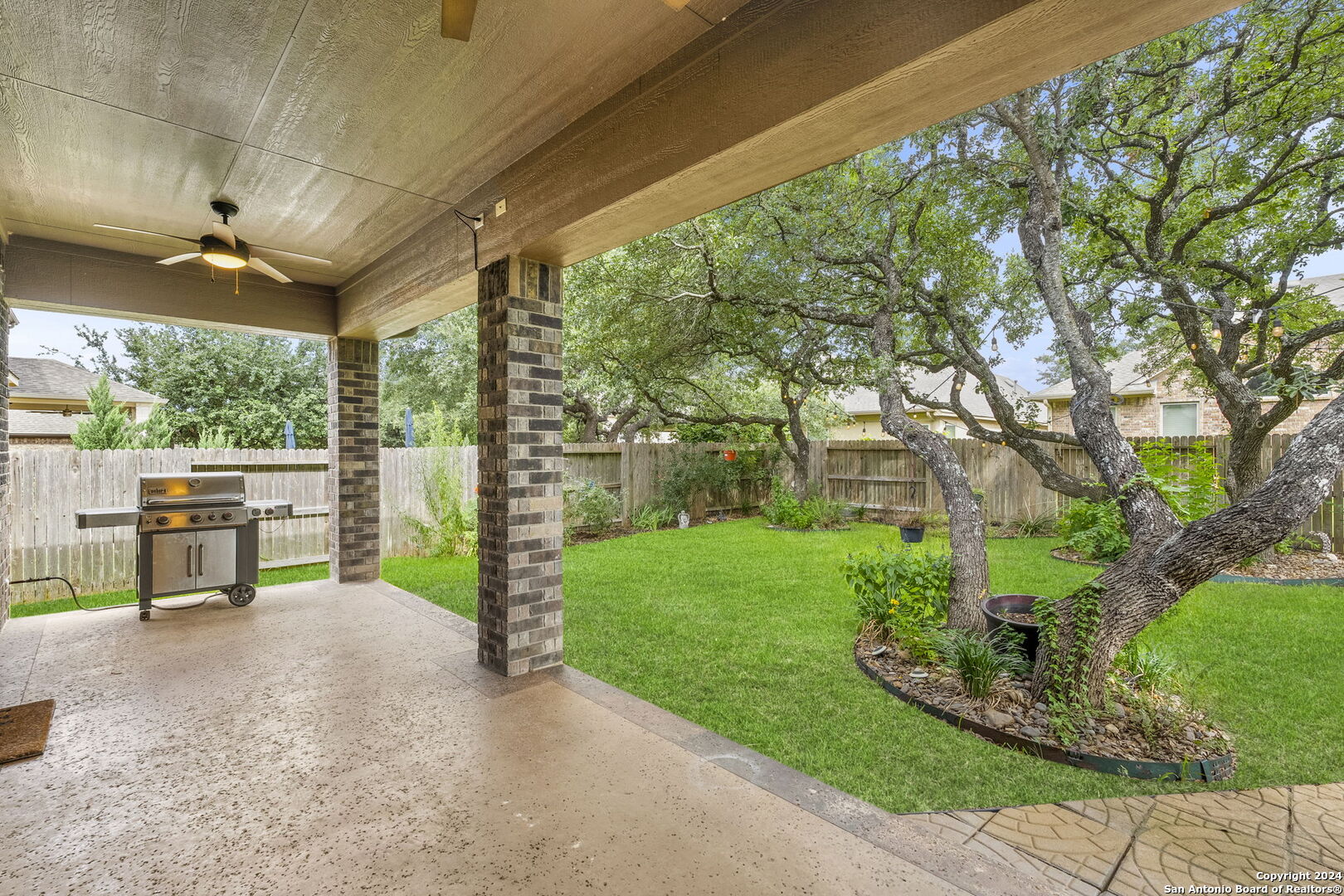 8811 SHADY GATE