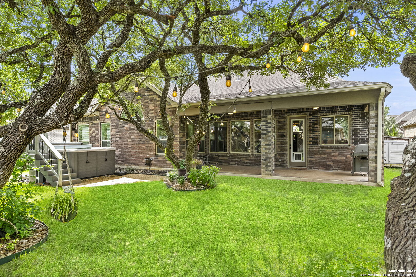 8811 SHADY GATE
