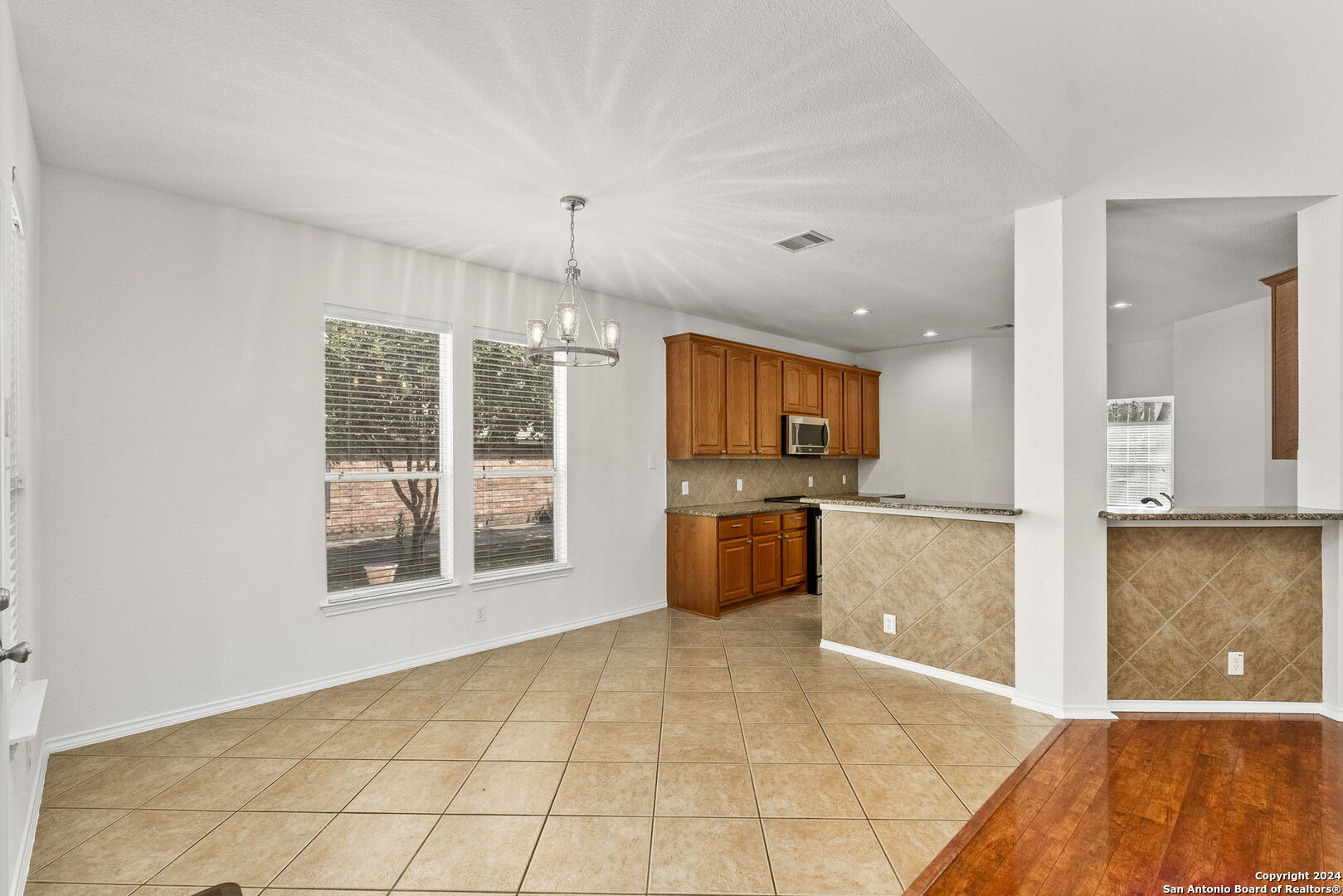 1743 Oak Sprawl