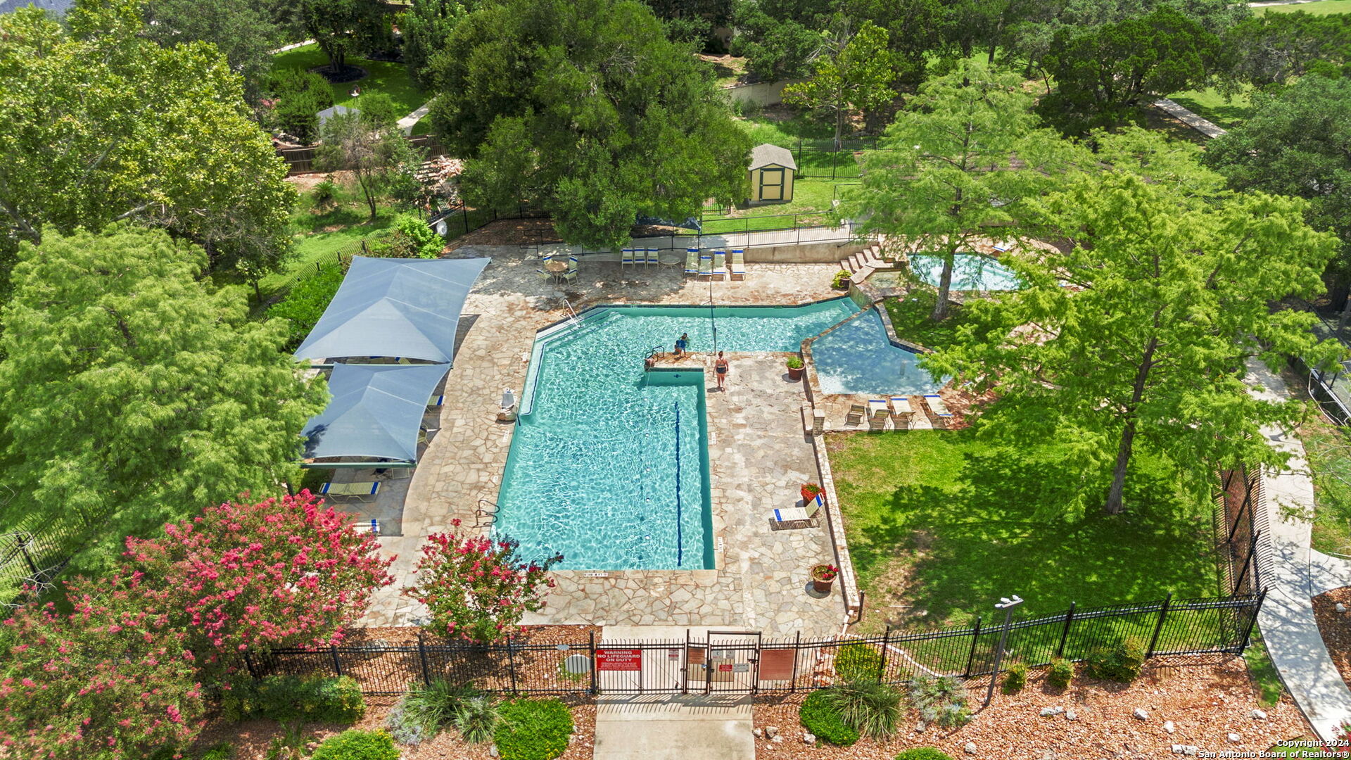 1743 Oak Sprawl