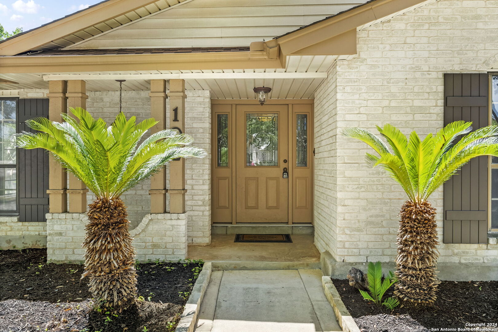102 Laural Ln