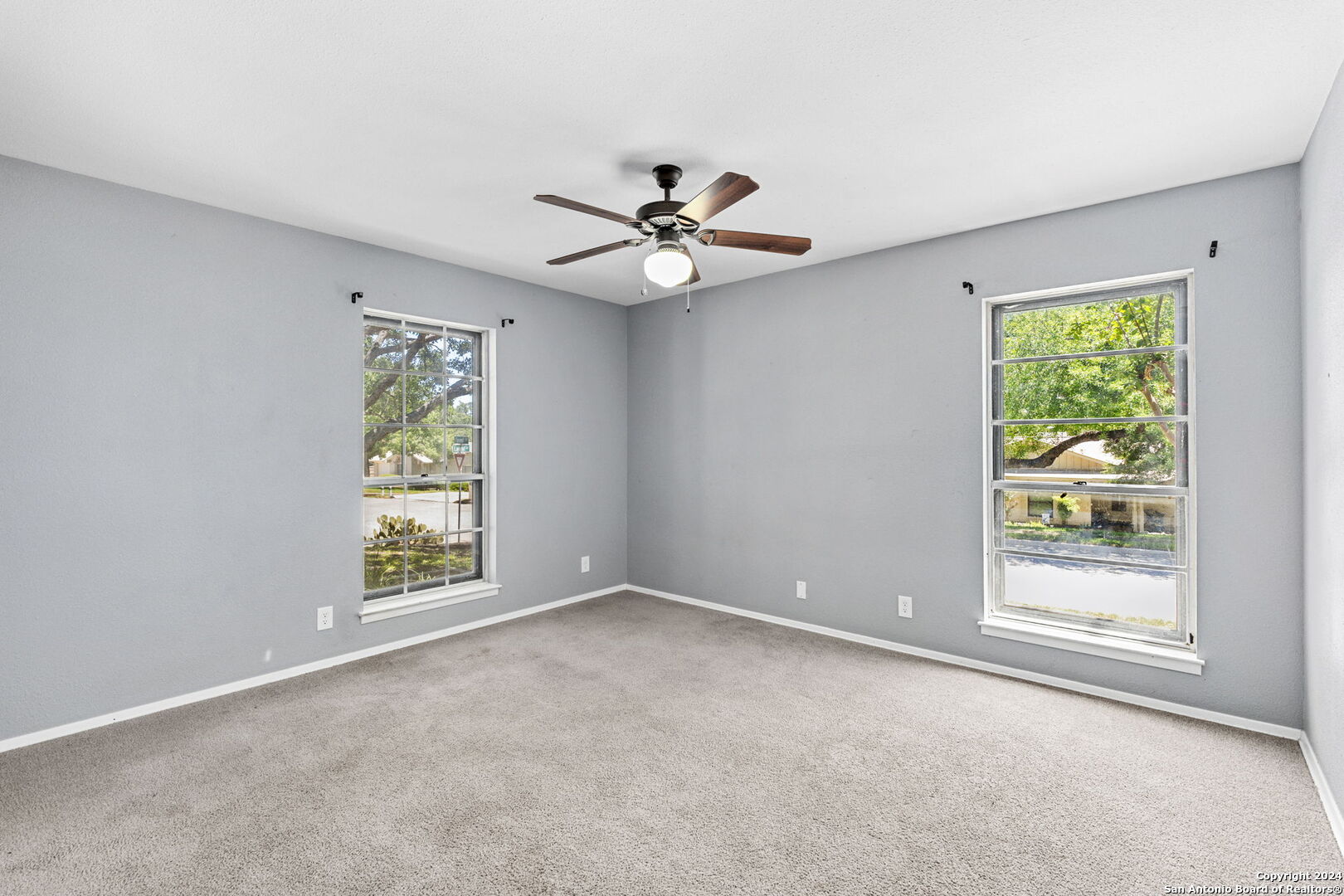 102 Laural Ln